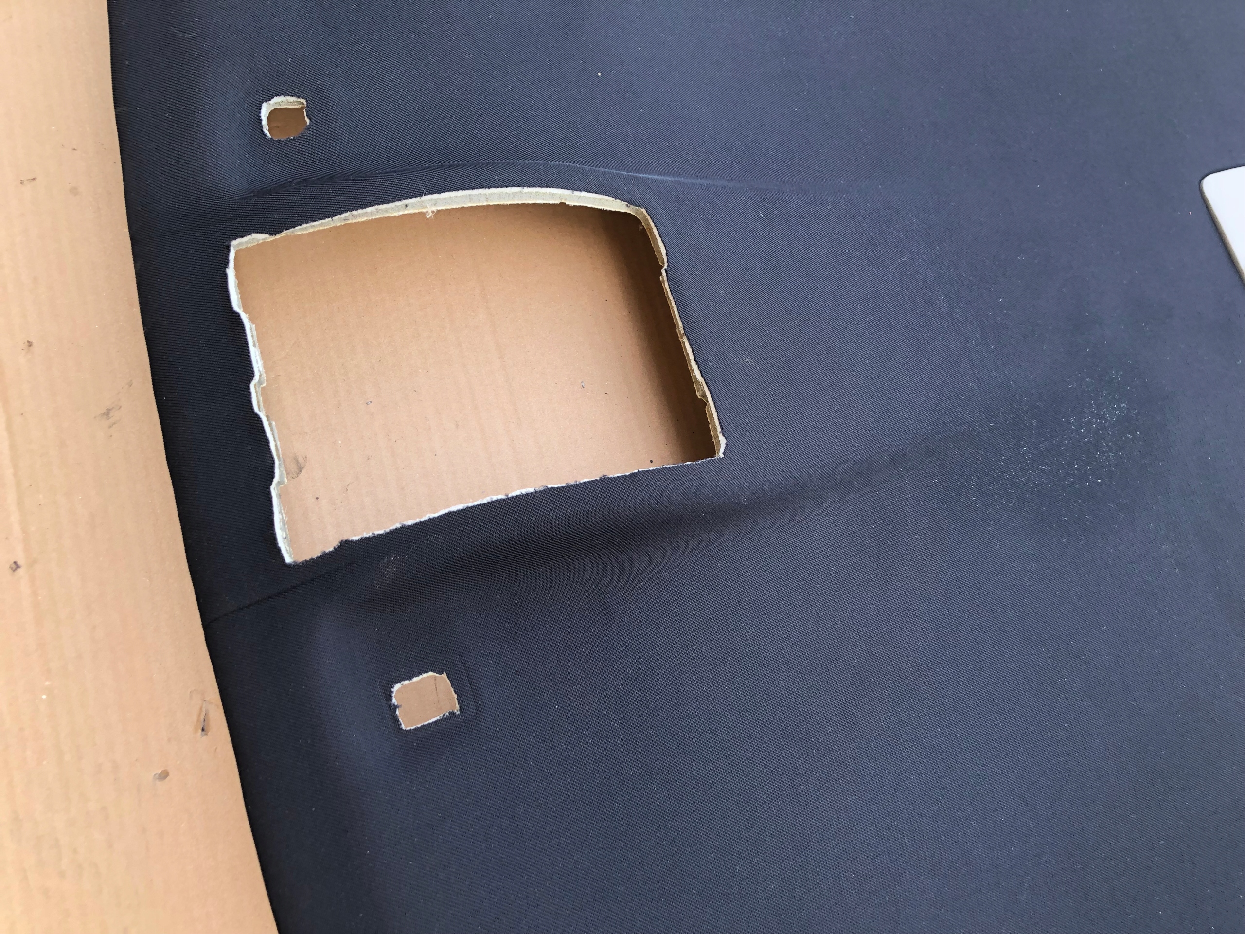 PODSUFITKA VOLVO S40 2004-2012 SEDAN CZARNA ORYGINALNA PODBITKA Numer katalogowy części PODSUFITKA VOLVO S40 2004-2012 SEDAN CZARNA ORYGINALNA PODBITKA