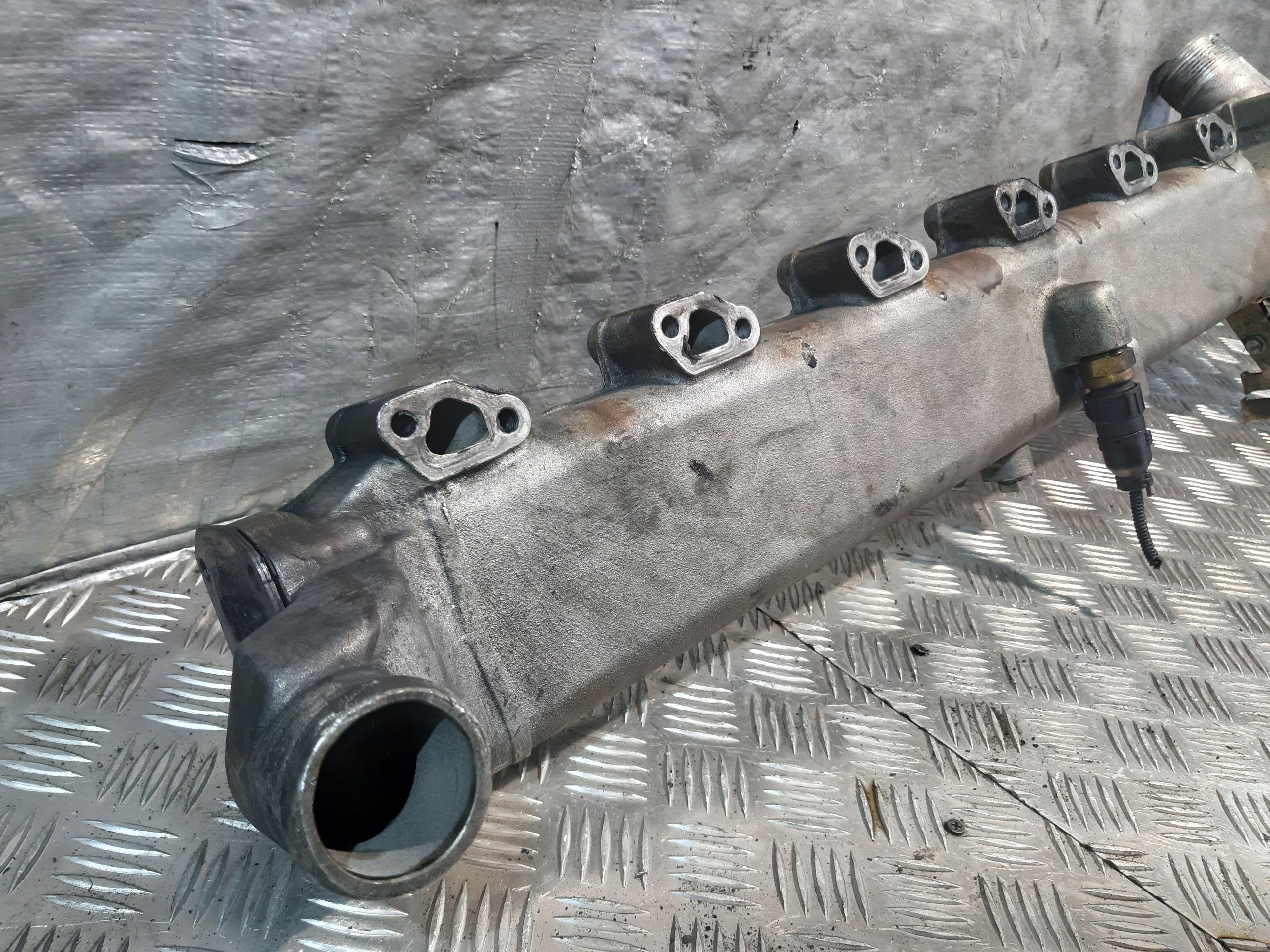 RECYRKULATOR Gase EGR MAN D0836 51081513077