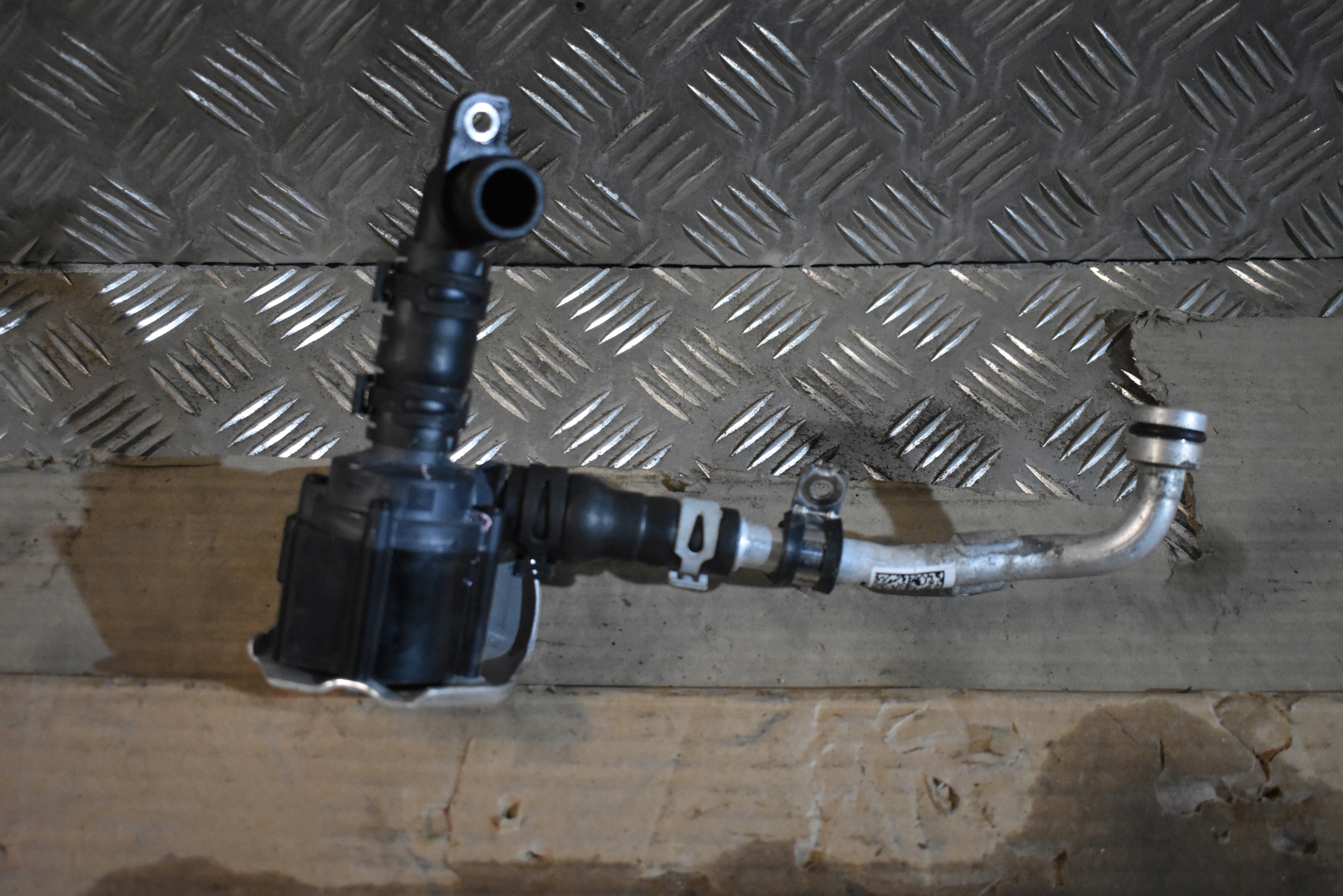 IDEALNA water pump AUDI PORSCHE 4.0 TFSI 1