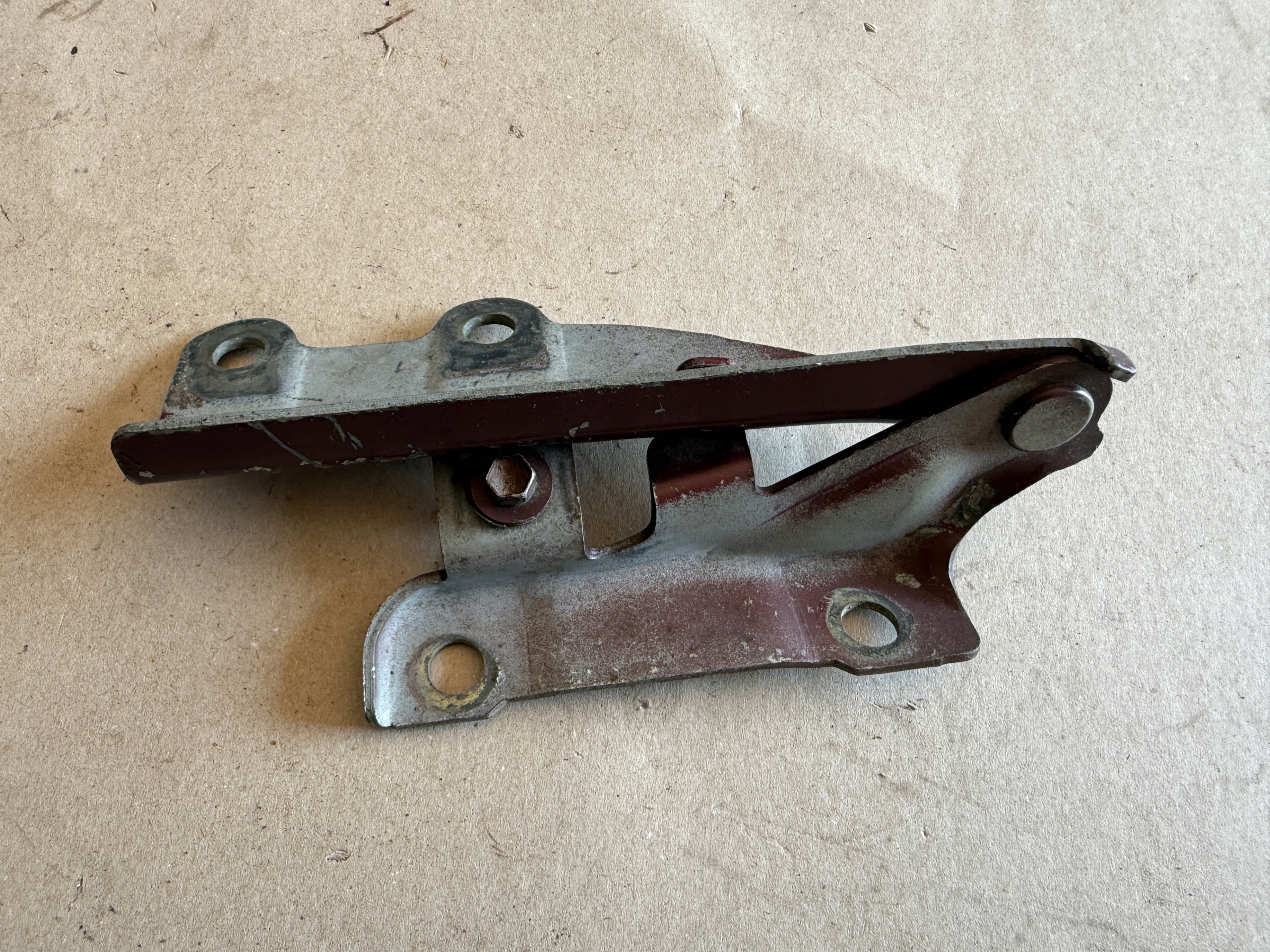 ISUZU D-MAX and 2006- hinge bonnets front left