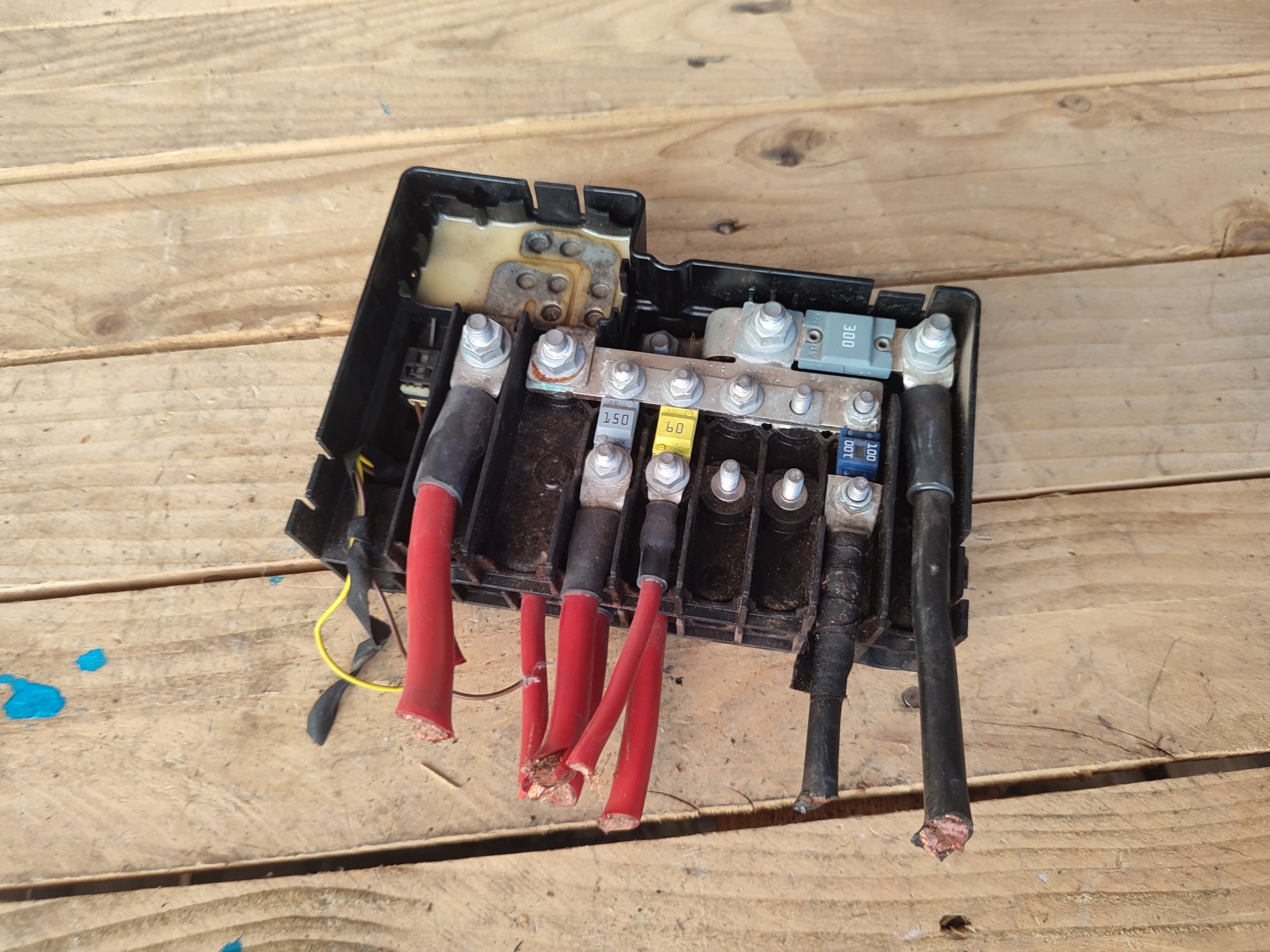 fuse box SPRINTER II W906 2.2 CDI LIFT VAN A9065400350