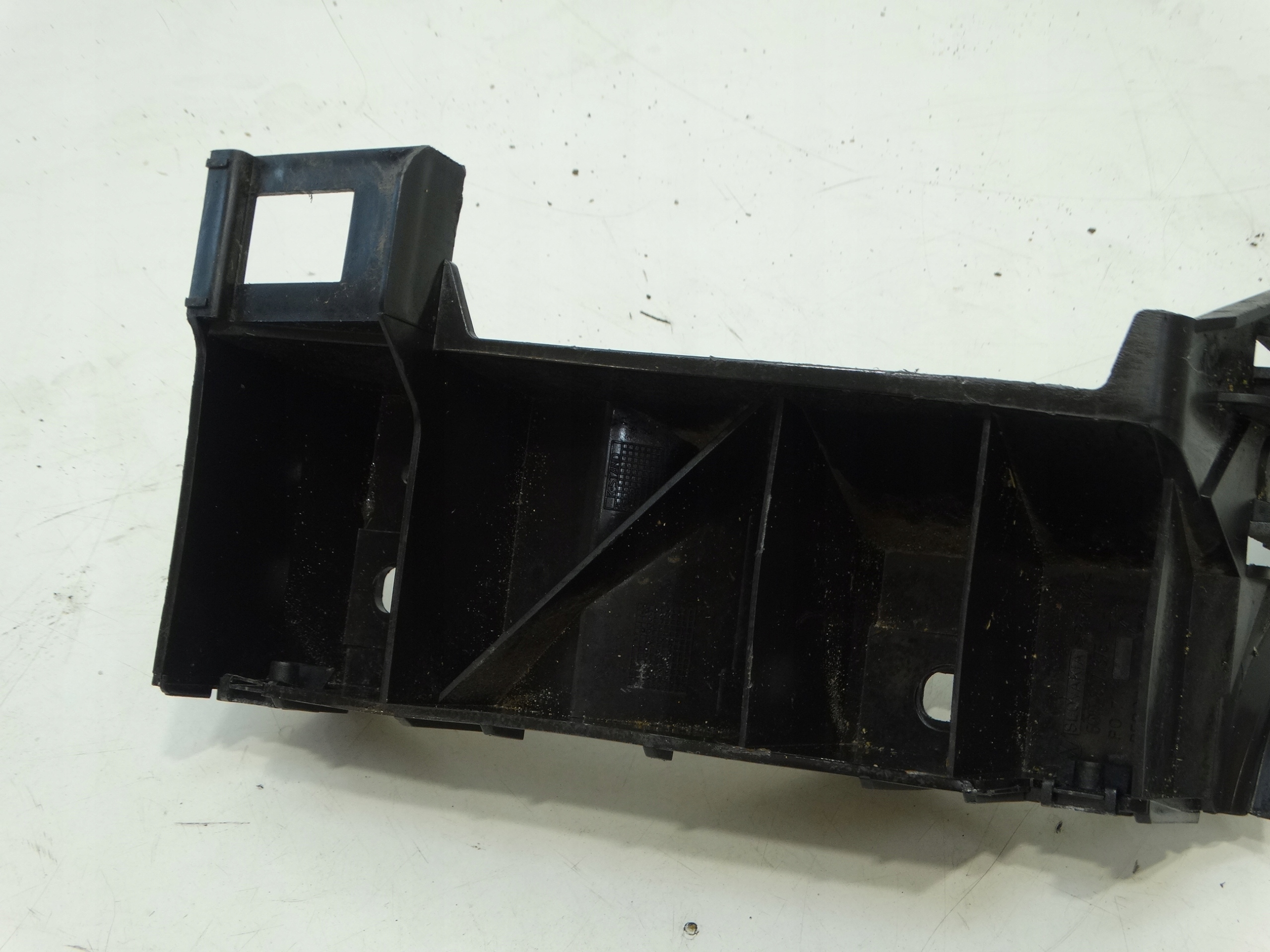 bumper bracket left rear part VOLKSWAGEN POLO IV 9N 6Q6807375
