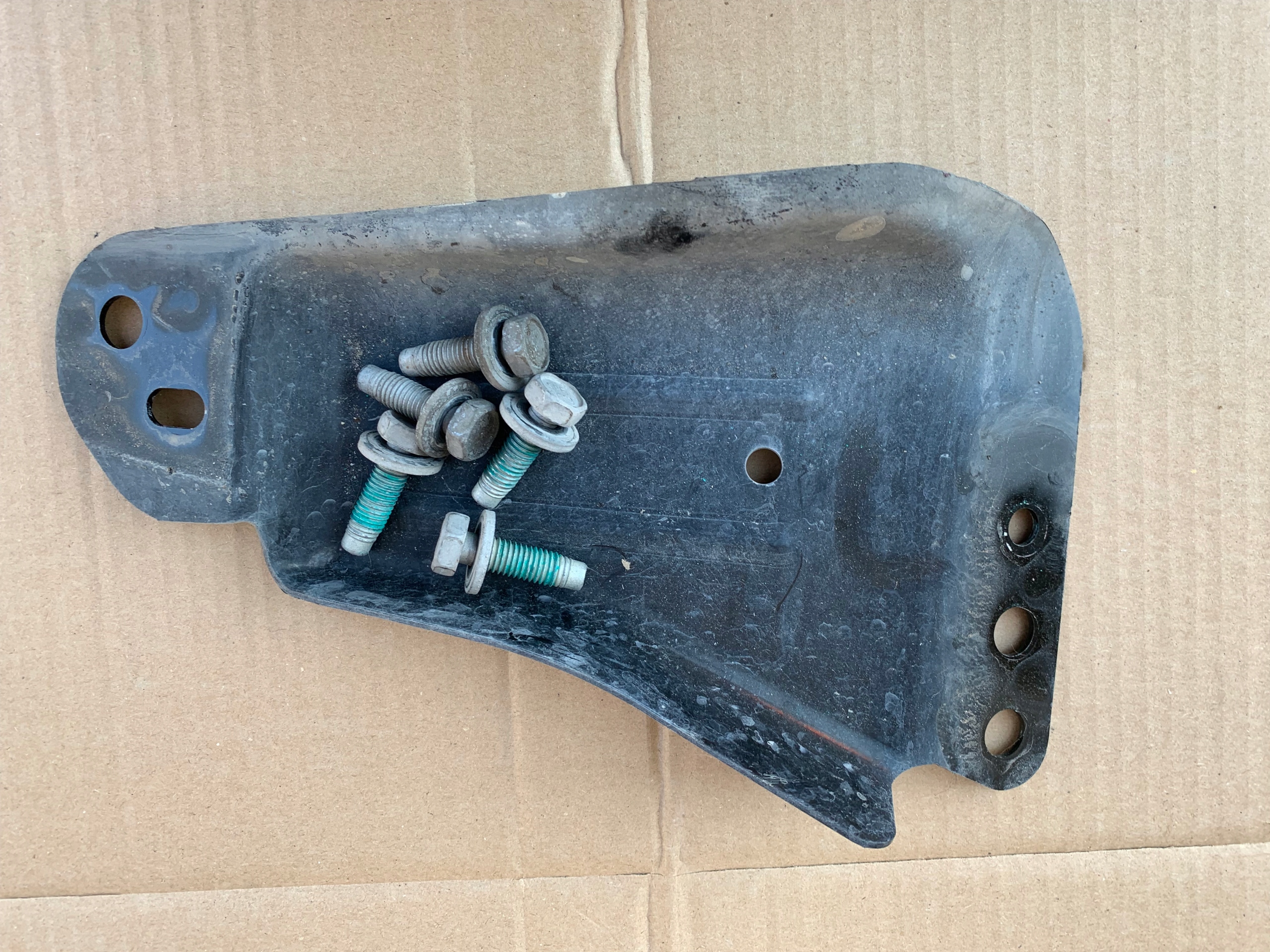 ПОСИЛЕННЯ ЧВЕРТІ DODGE ЧАРДЖЕР SRT 6.4 16-