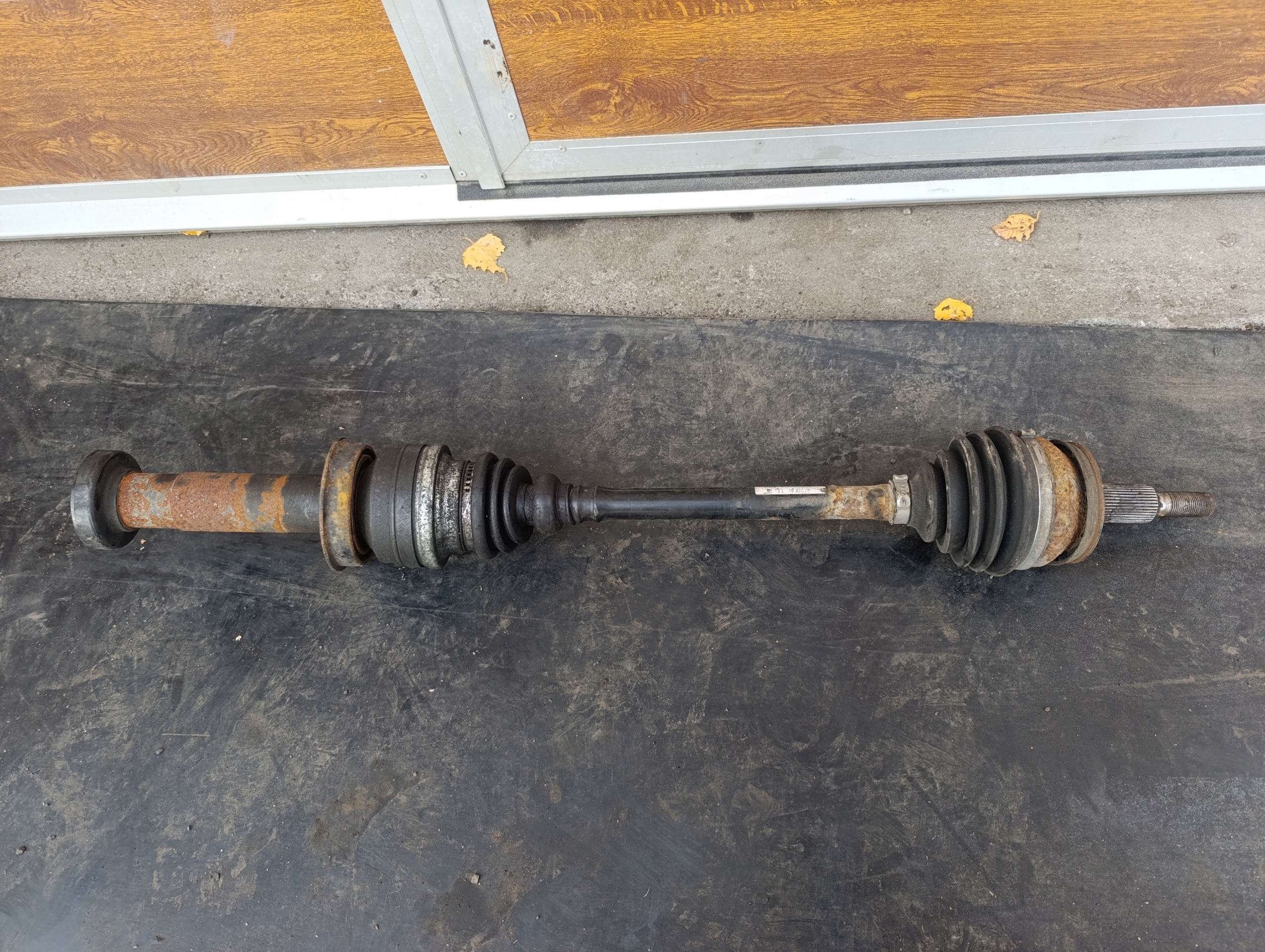 VW T5 1.9 TDI semi-axis long right front