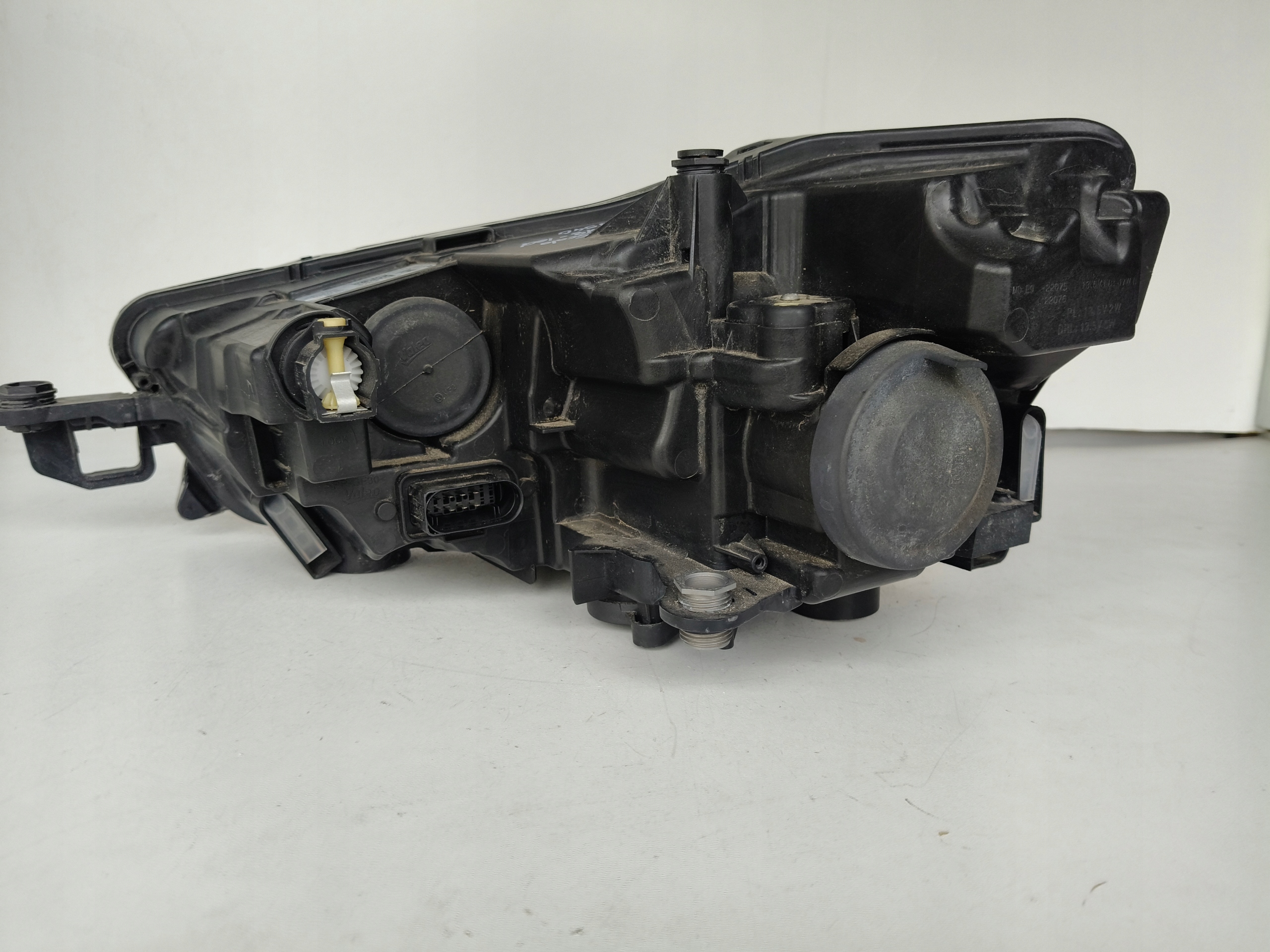 light right REFLEKTOR SKODA SCALA 657 18- LED