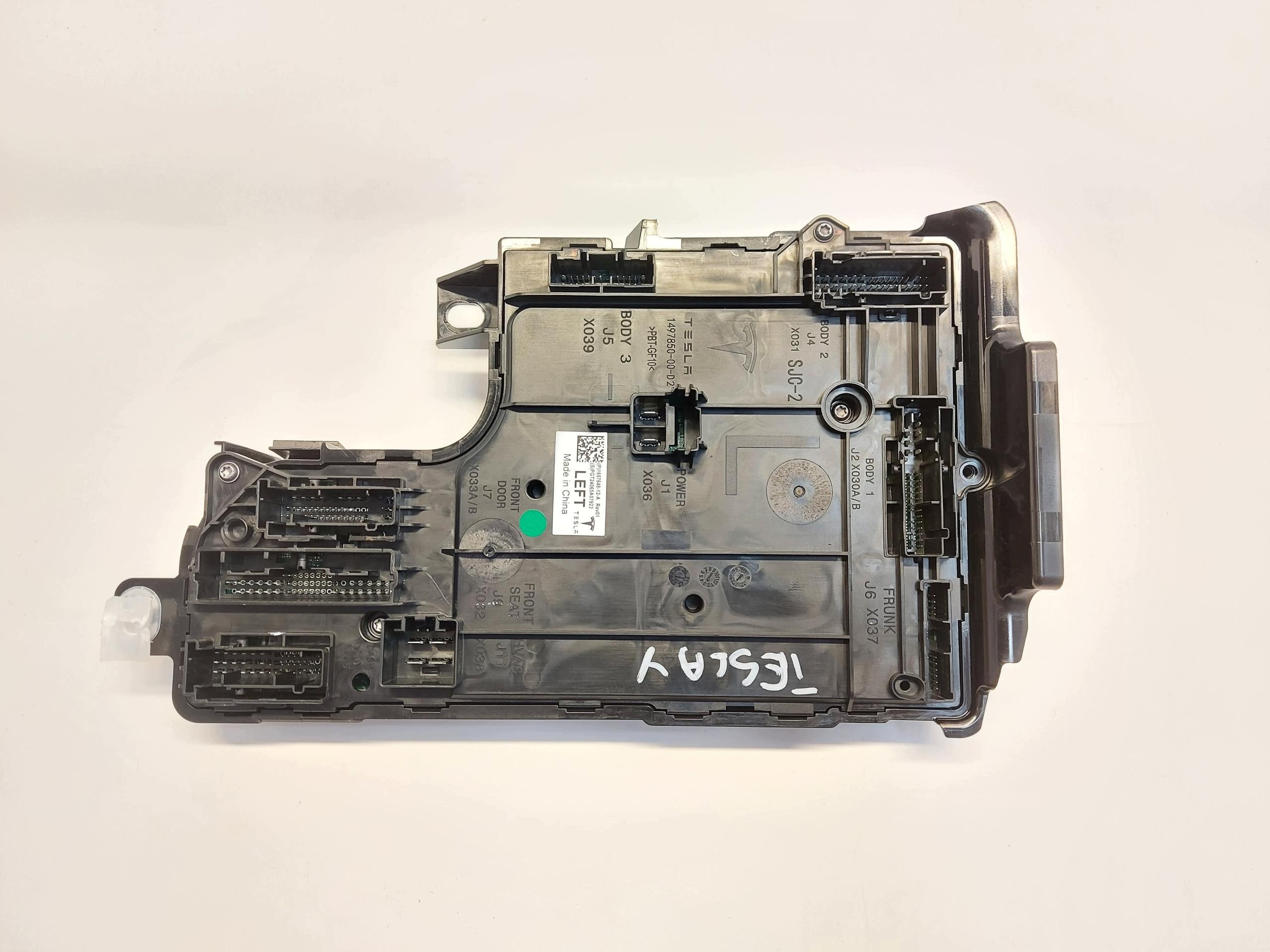 TESLA MODEL Y 2024r Unité commande confort 1657648-12-A