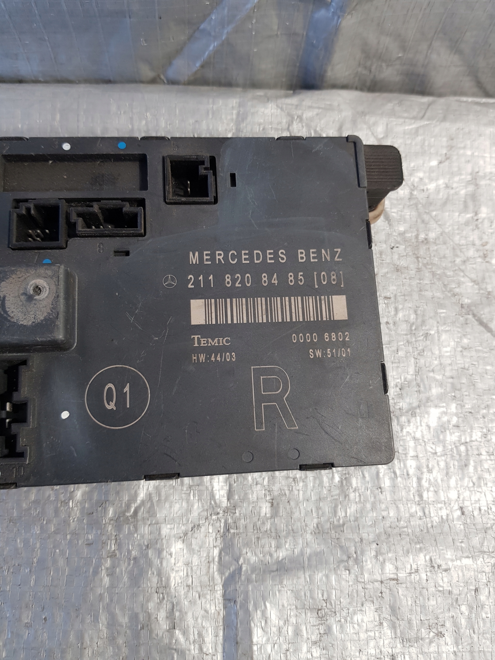 Mercedes-Benz W211 module door right front OE 2118208485