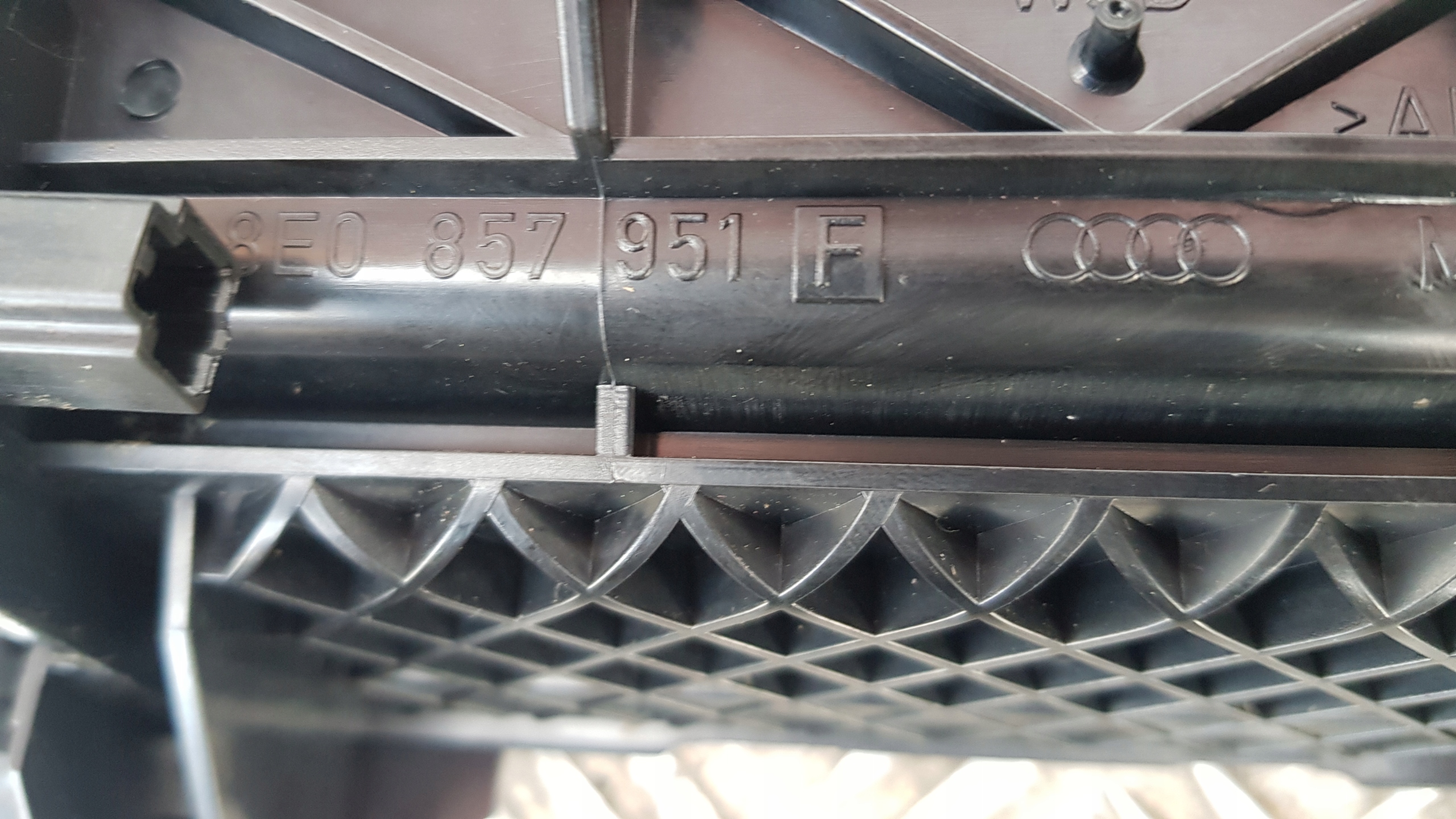 AUDI A4 B6 ashtray passenger compartment 8e0857951f