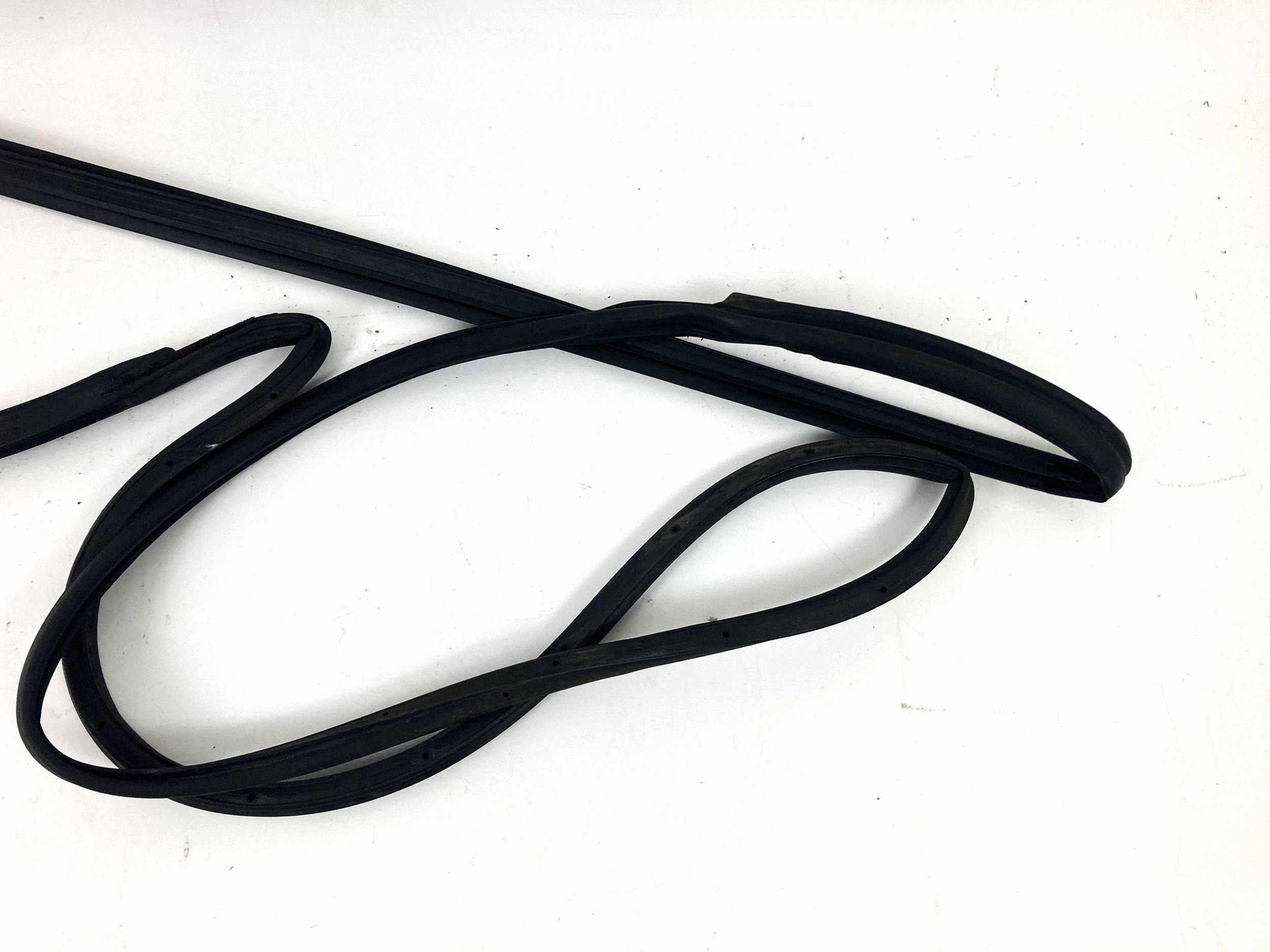 Chrysler Pacifica 2017-19 gasket door right front right