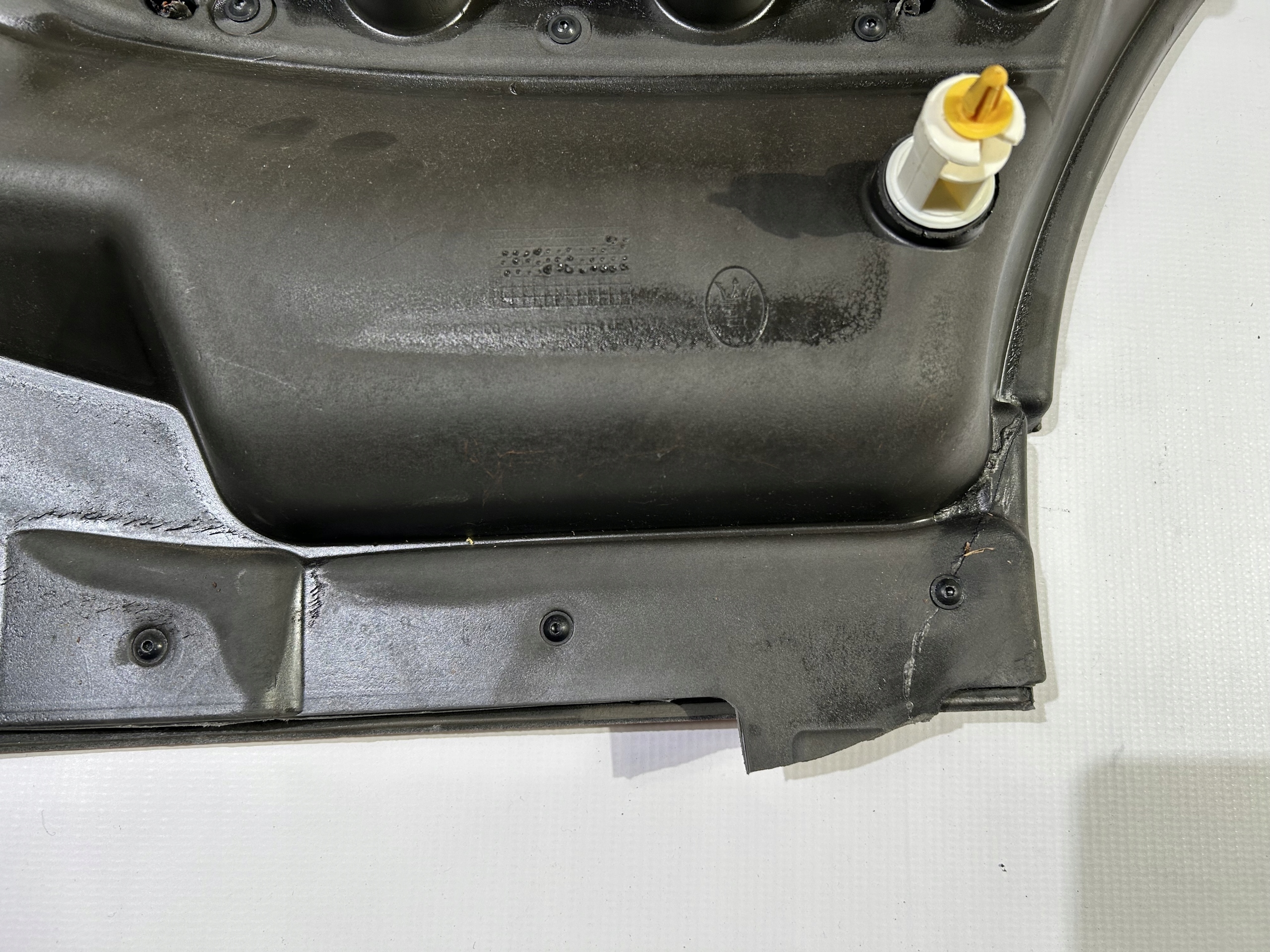 upholstery side tylnych left Maserati GranTurismo 2008r