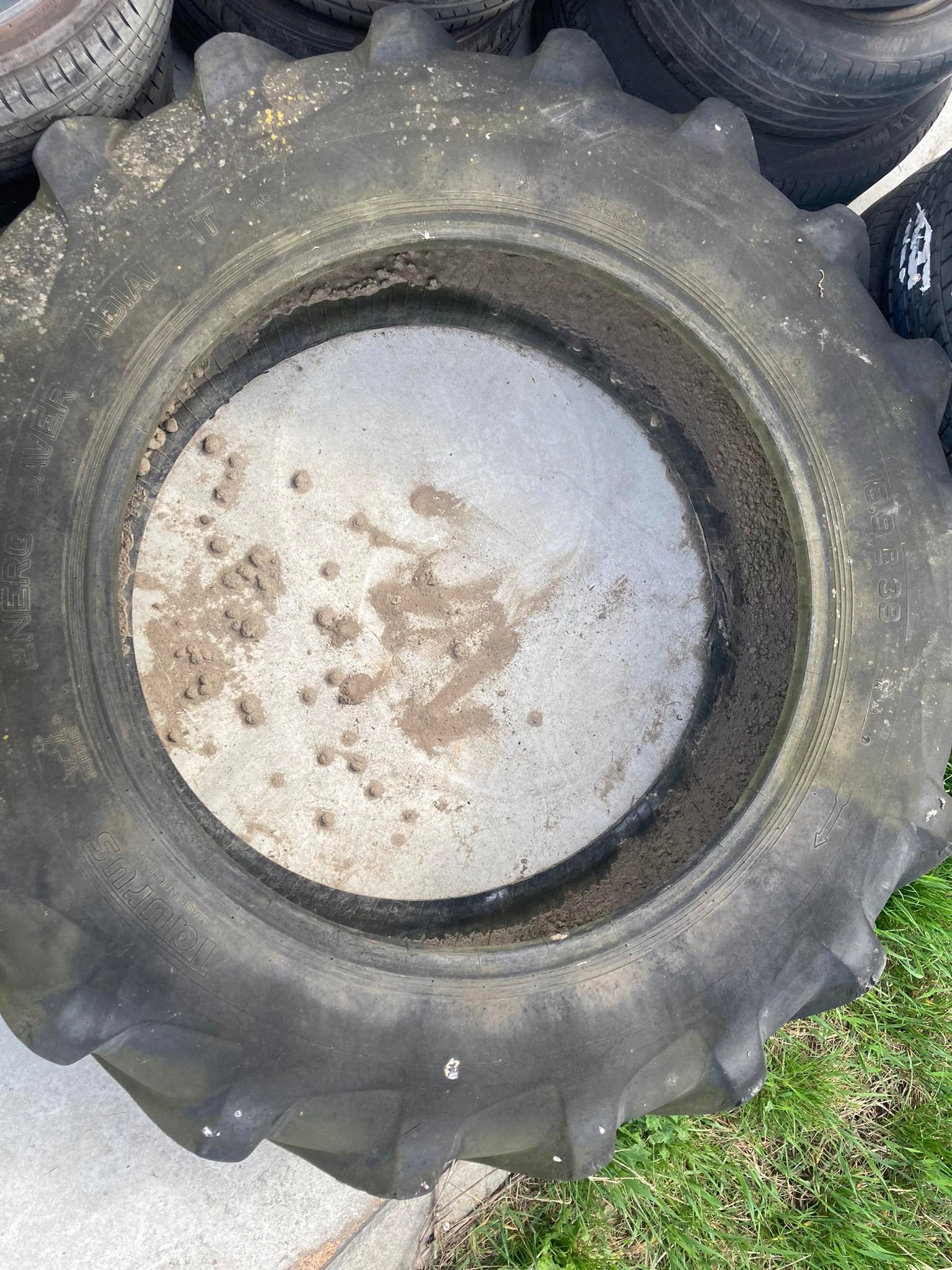 OPONA TAURUS 16.9 R38