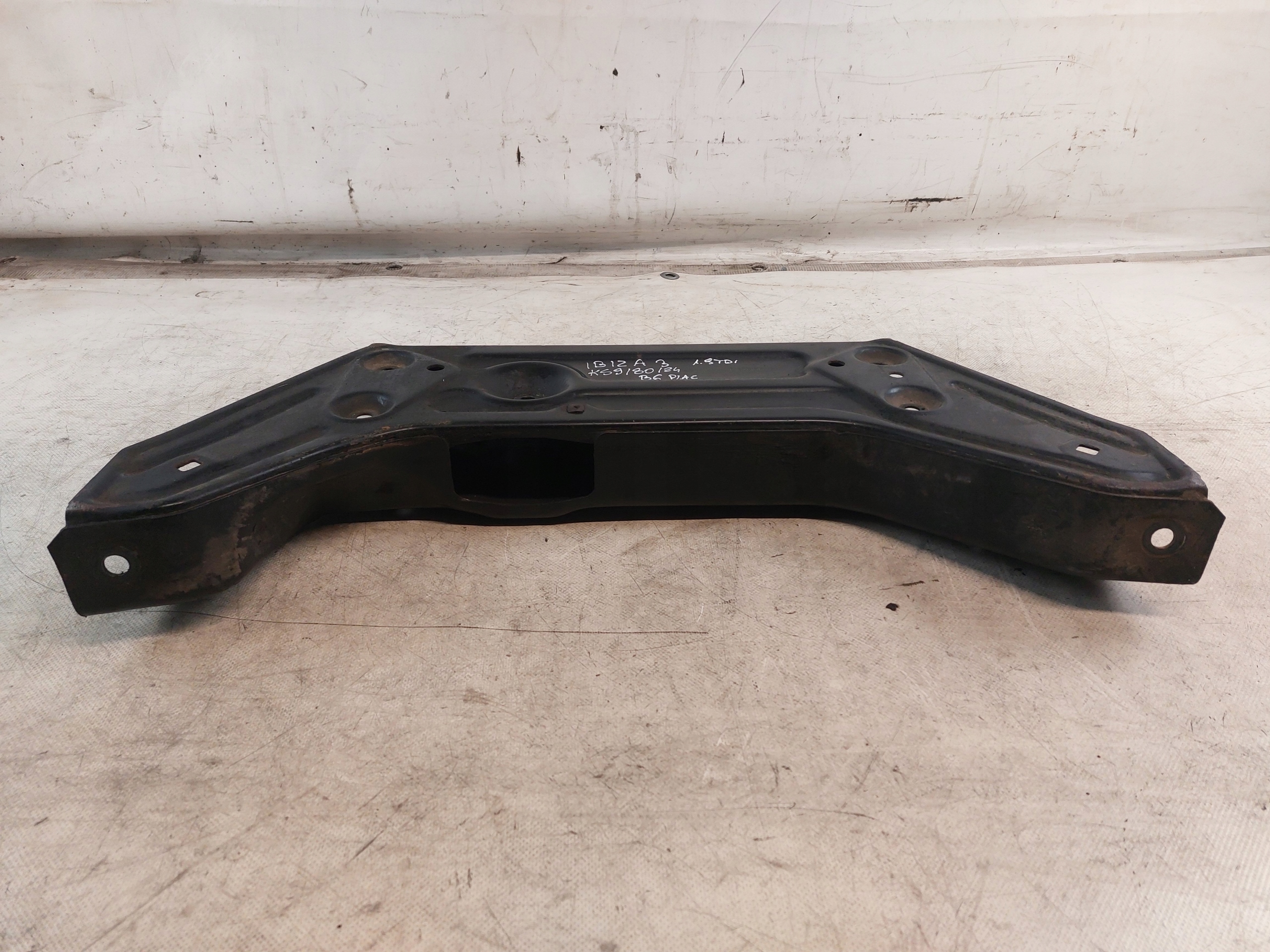 axle beam subframe front SEAT IBIZA III