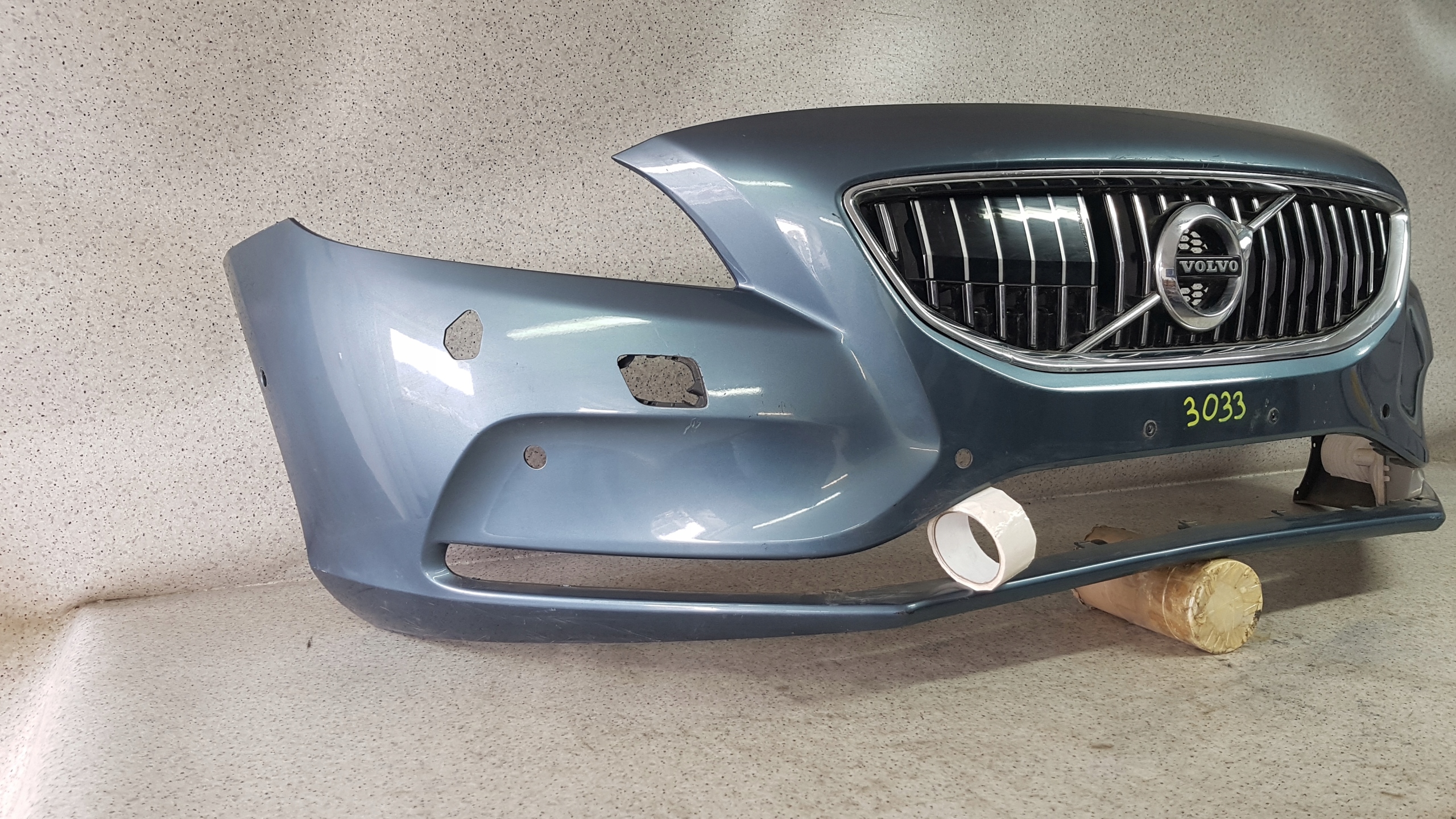 VOLVO V40 V 40 LIFT 2016 - nárazník předek 3033