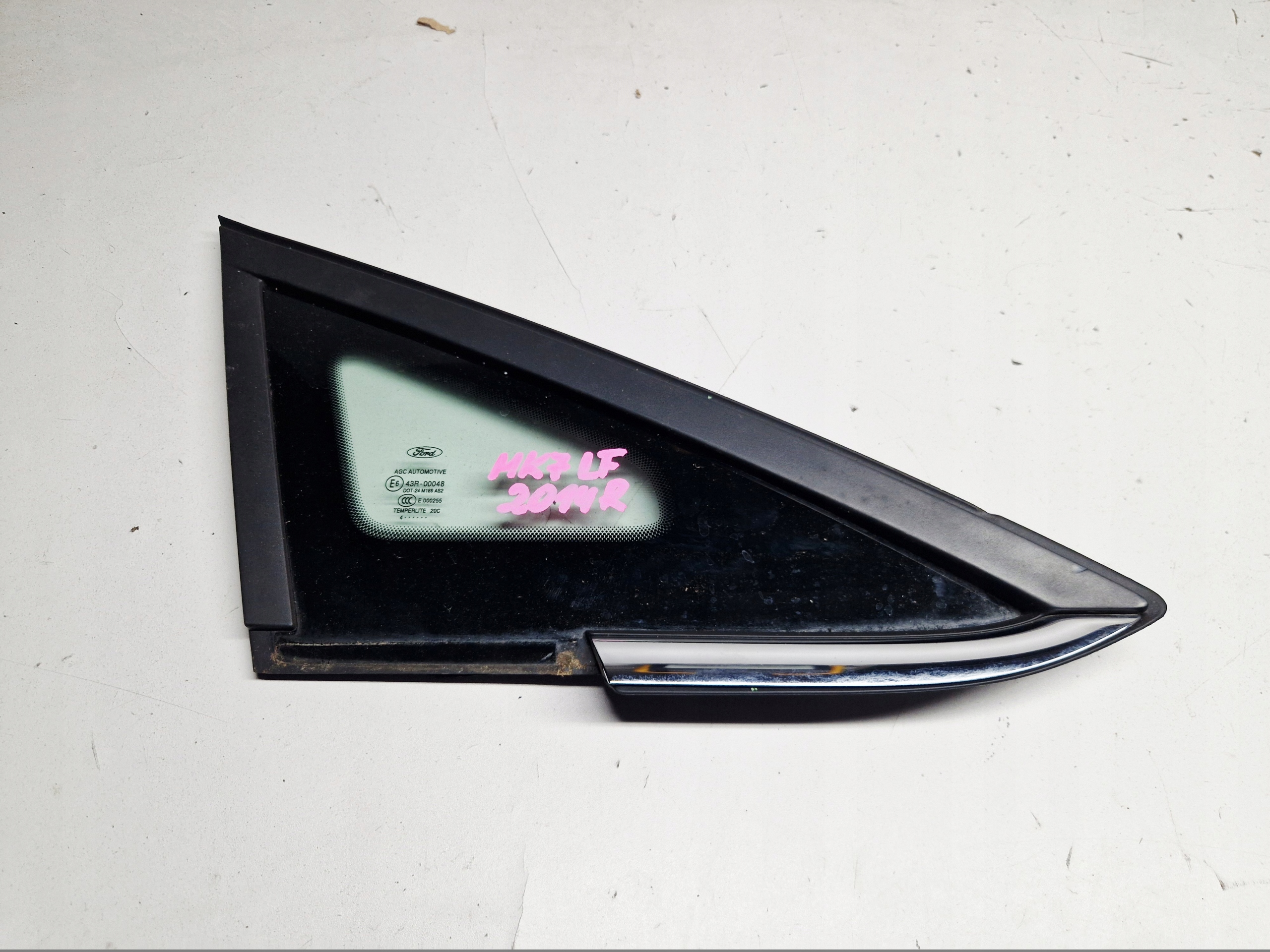 window side right front CHROM FORD FIESTA MK7 LIFT 2014