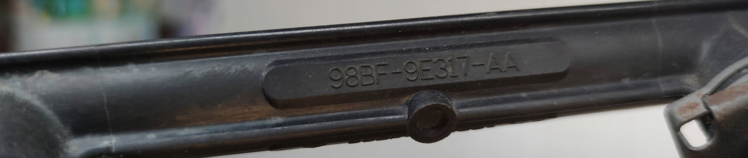 Ford OE 98BF9D280AB топливная рейка