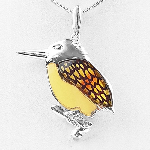 Stříbrný Přívěsek Pták s gravírovaným mléčným baltský jantar ze Stříbra 925