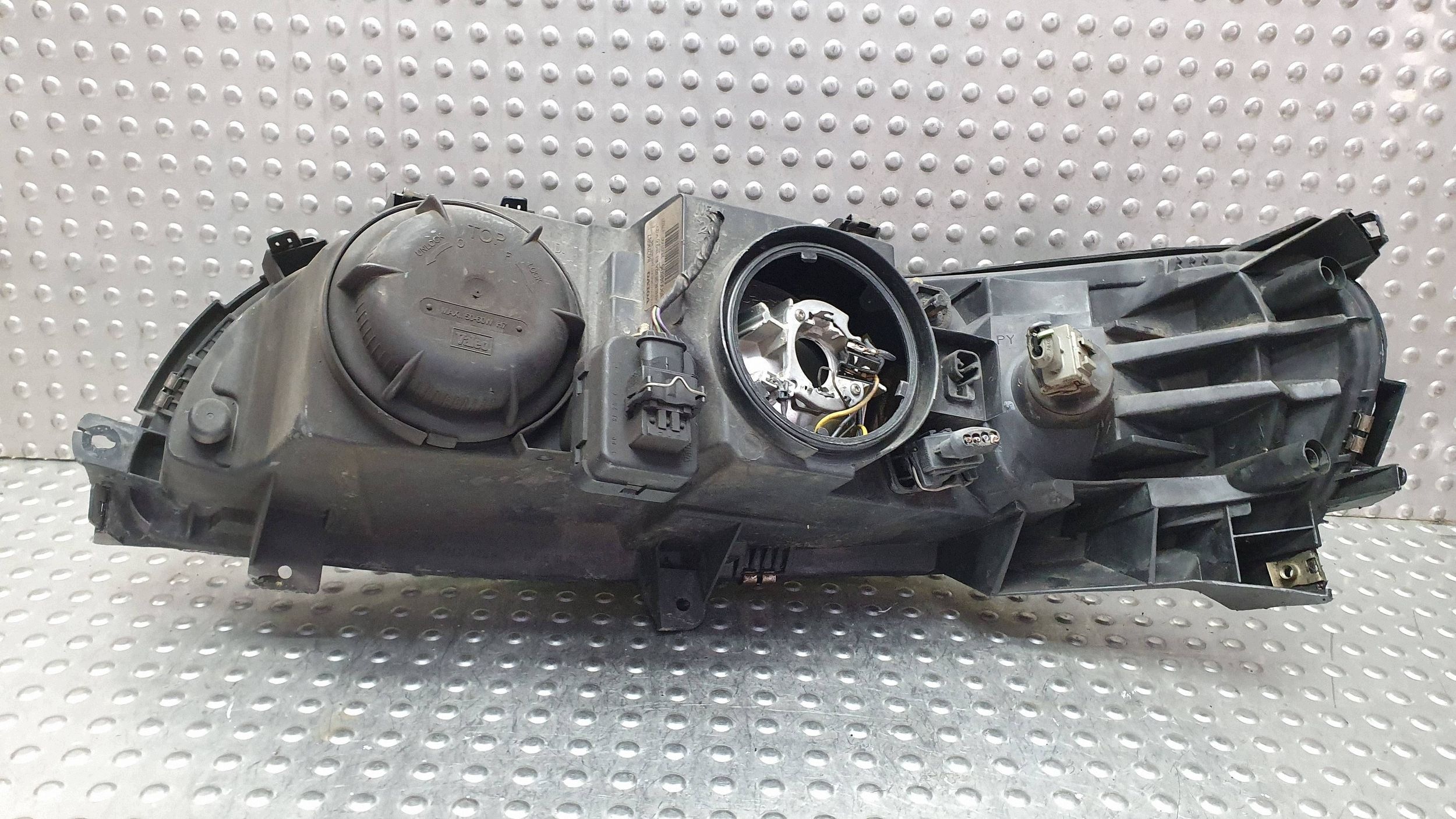 light REFLEKTOR right front 8620687 VOLVO V70 II S60 and EUROPA 00-04