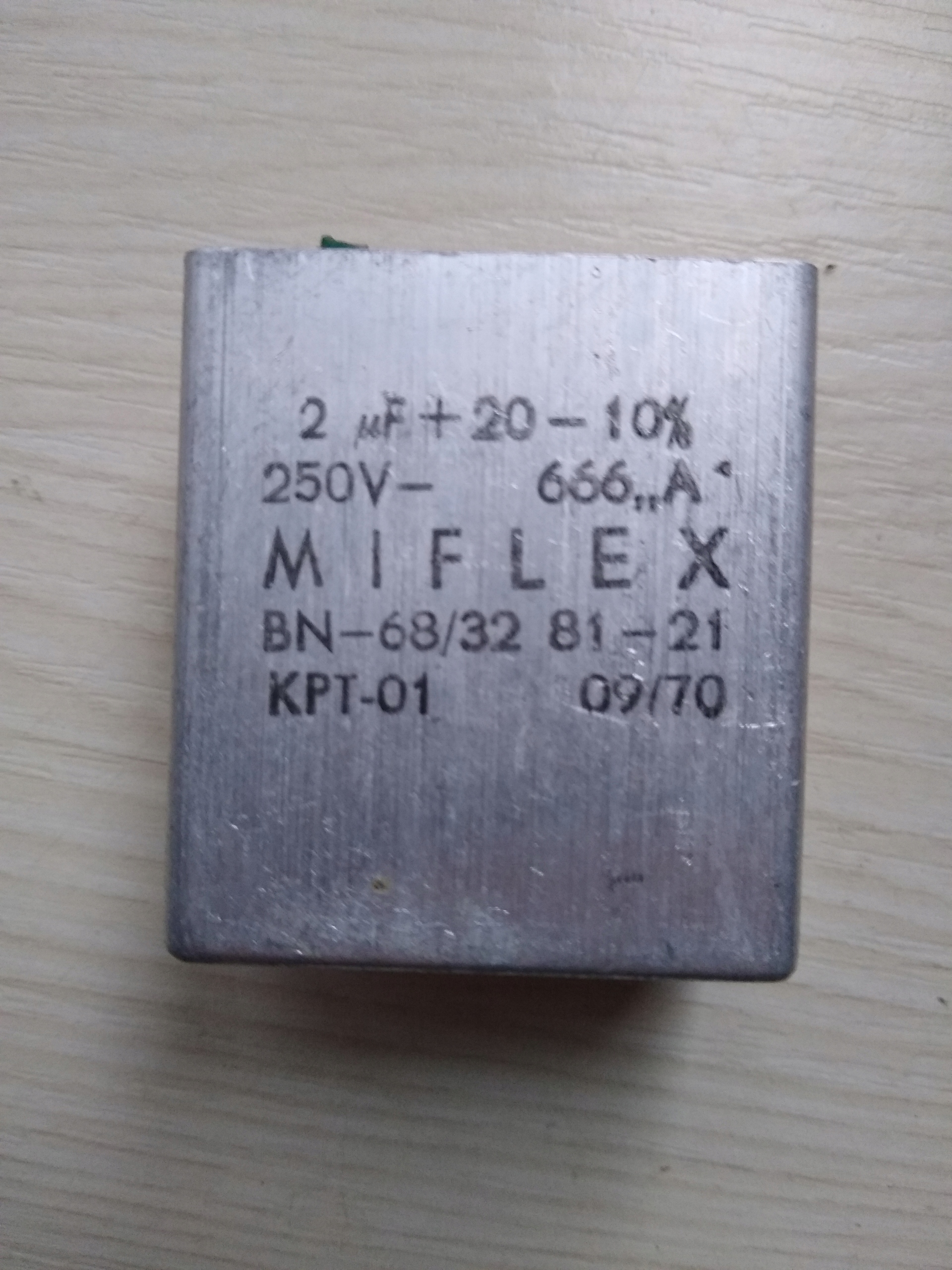 4UF/250V KPT-01 kondensator