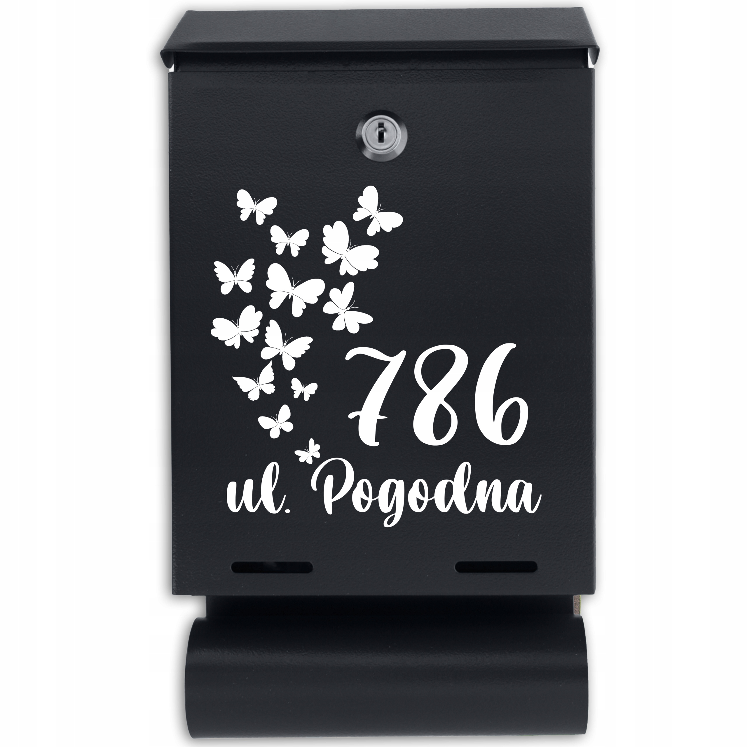 Matná černá poštovní schránka s tubusem, personalizované číslo bytu na bránu