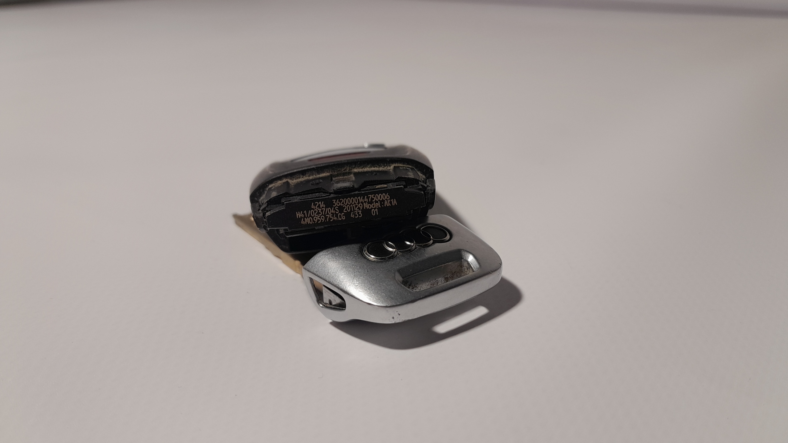 AUDI A4 B9 key PILOT 4M0959754CG