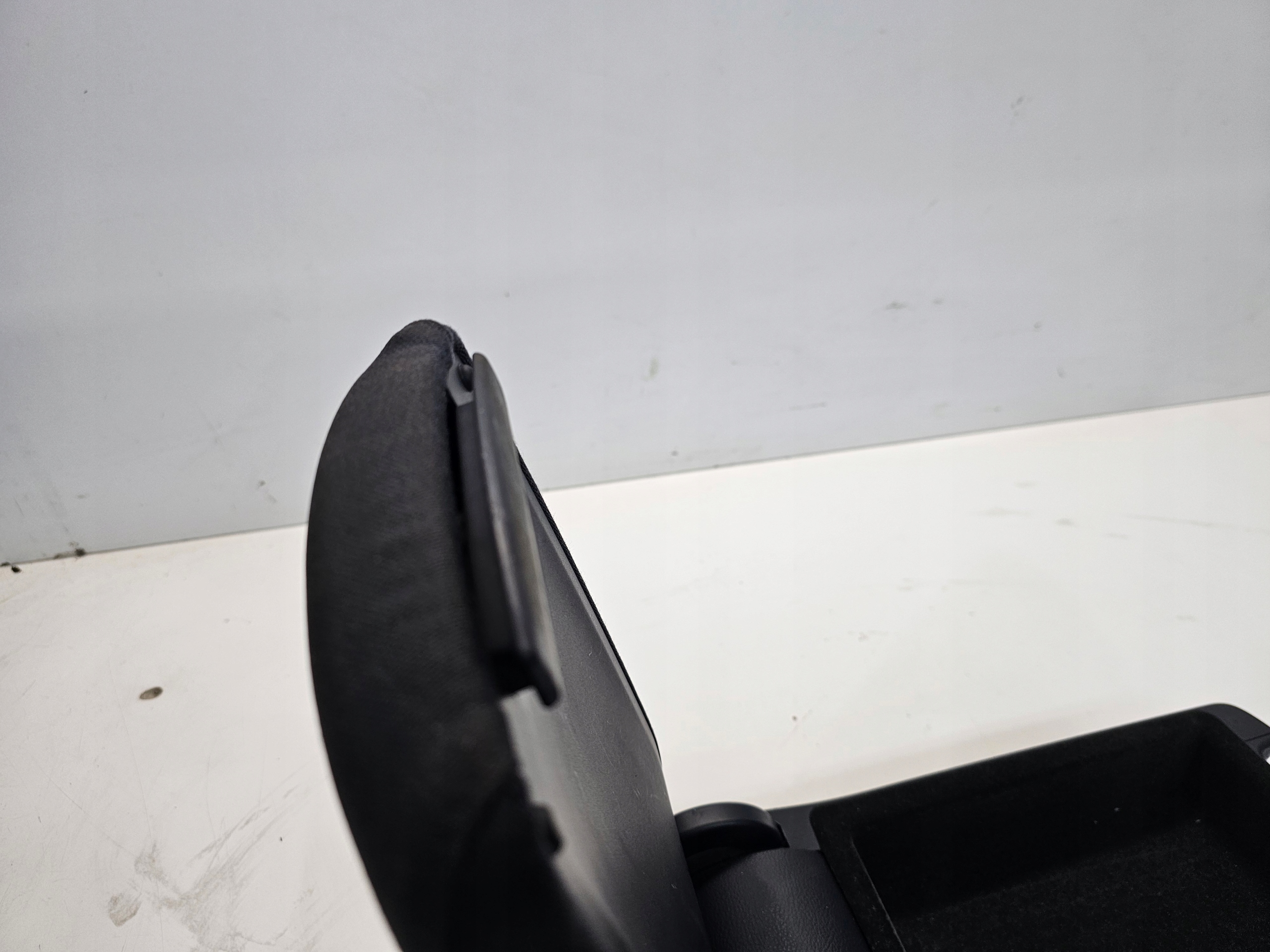 armrest front AUDI A6 C6 *MATERIAL* graphitic*