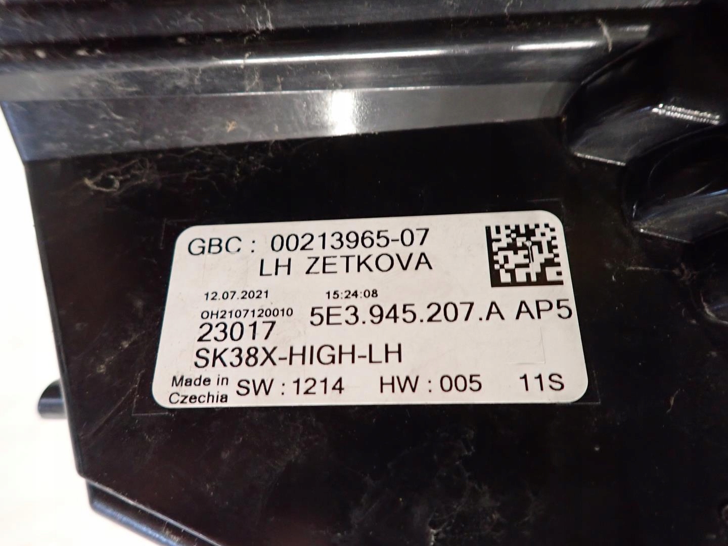 light rear part rear left SKODA OCTAVIA IV 2020- 5E3945207A
