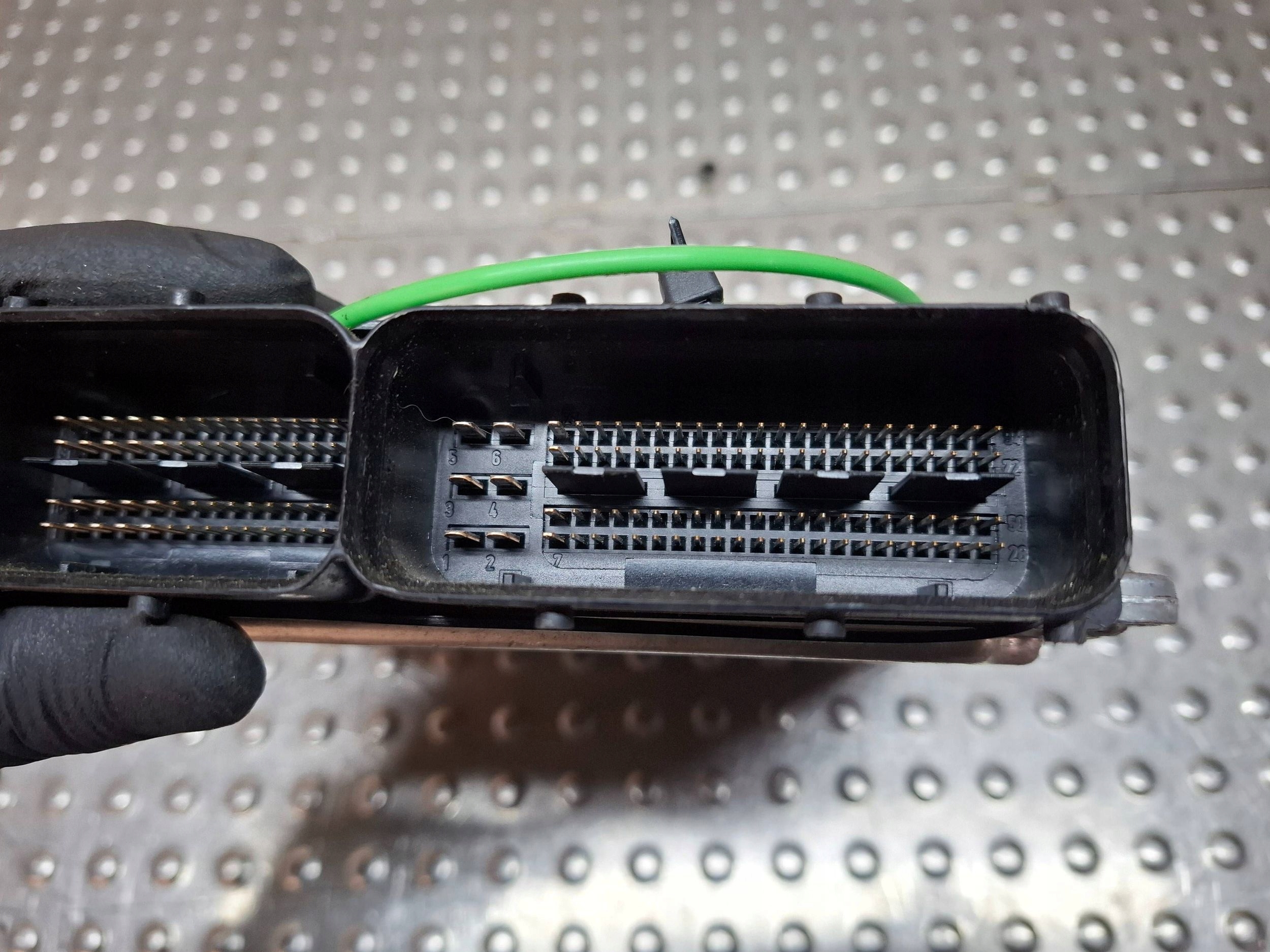 computer control unit of the engine 8K2907115AA AUDI A4 B8 A5 8T Q5 8R 2.0 TFSI