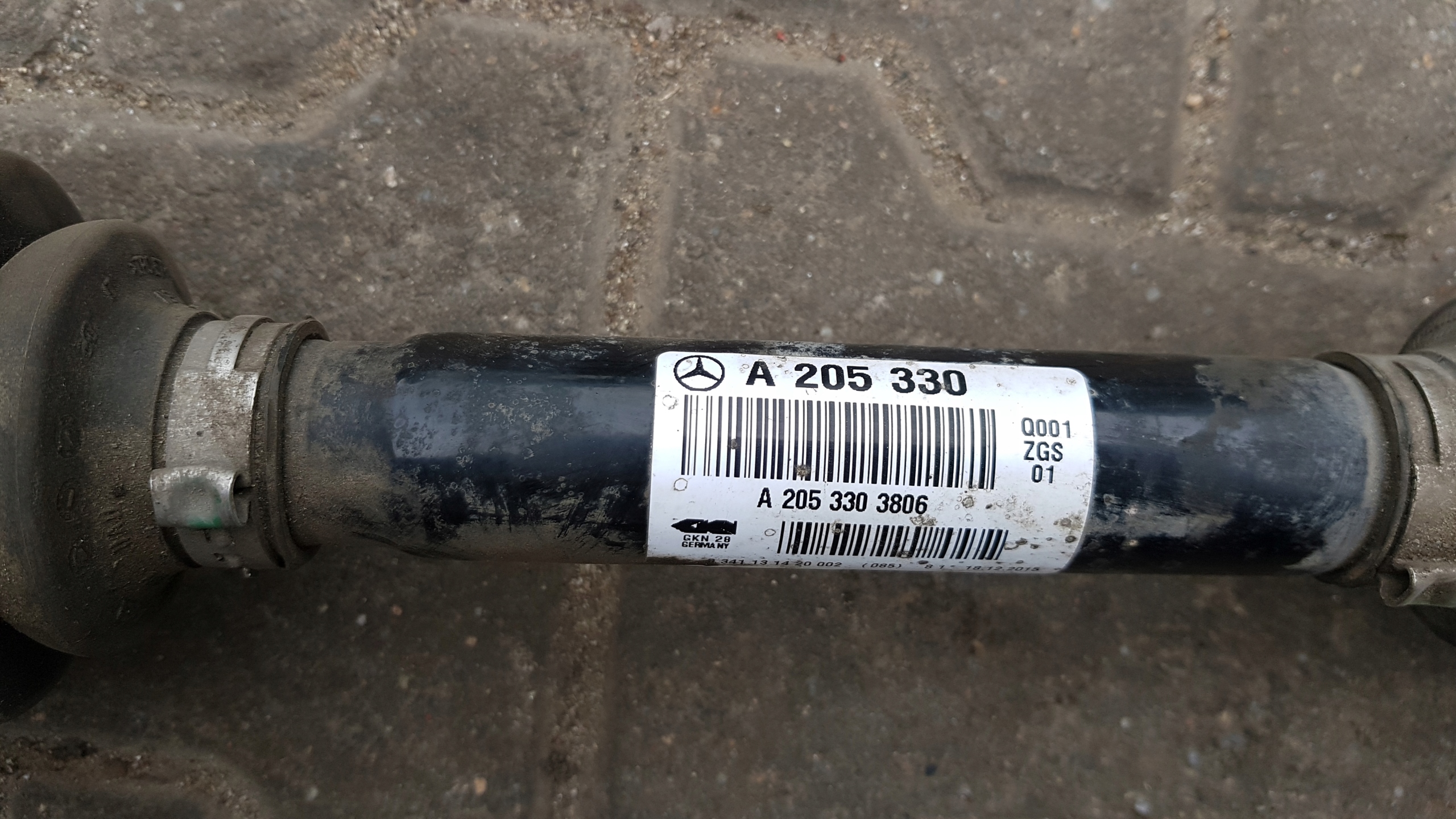 MERCEDES C W205 4MATIC правий піввісь A2053303806