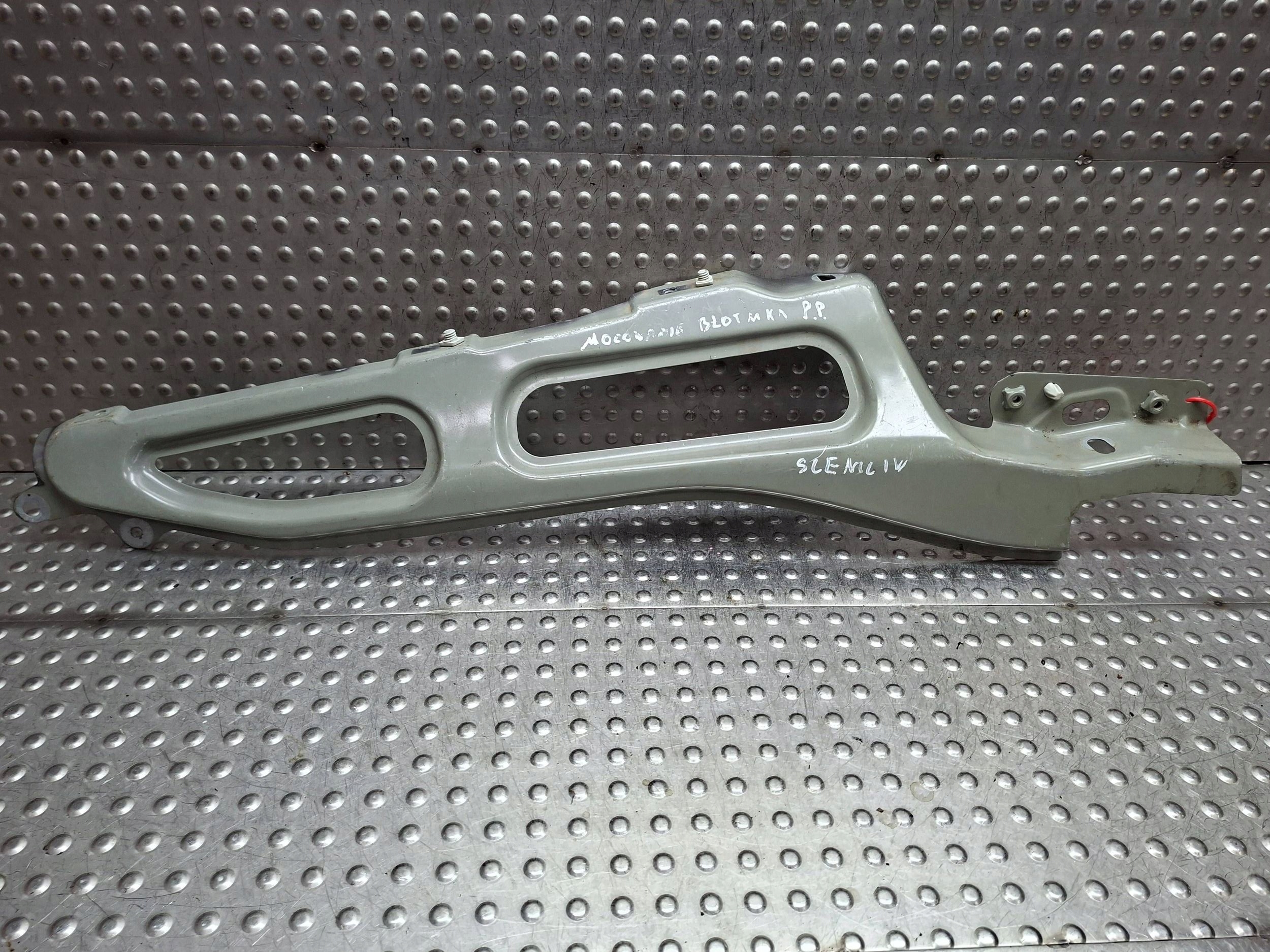 Support plaque Aile Avant Droite 641346998 RENAULT SCENIC IV 2015