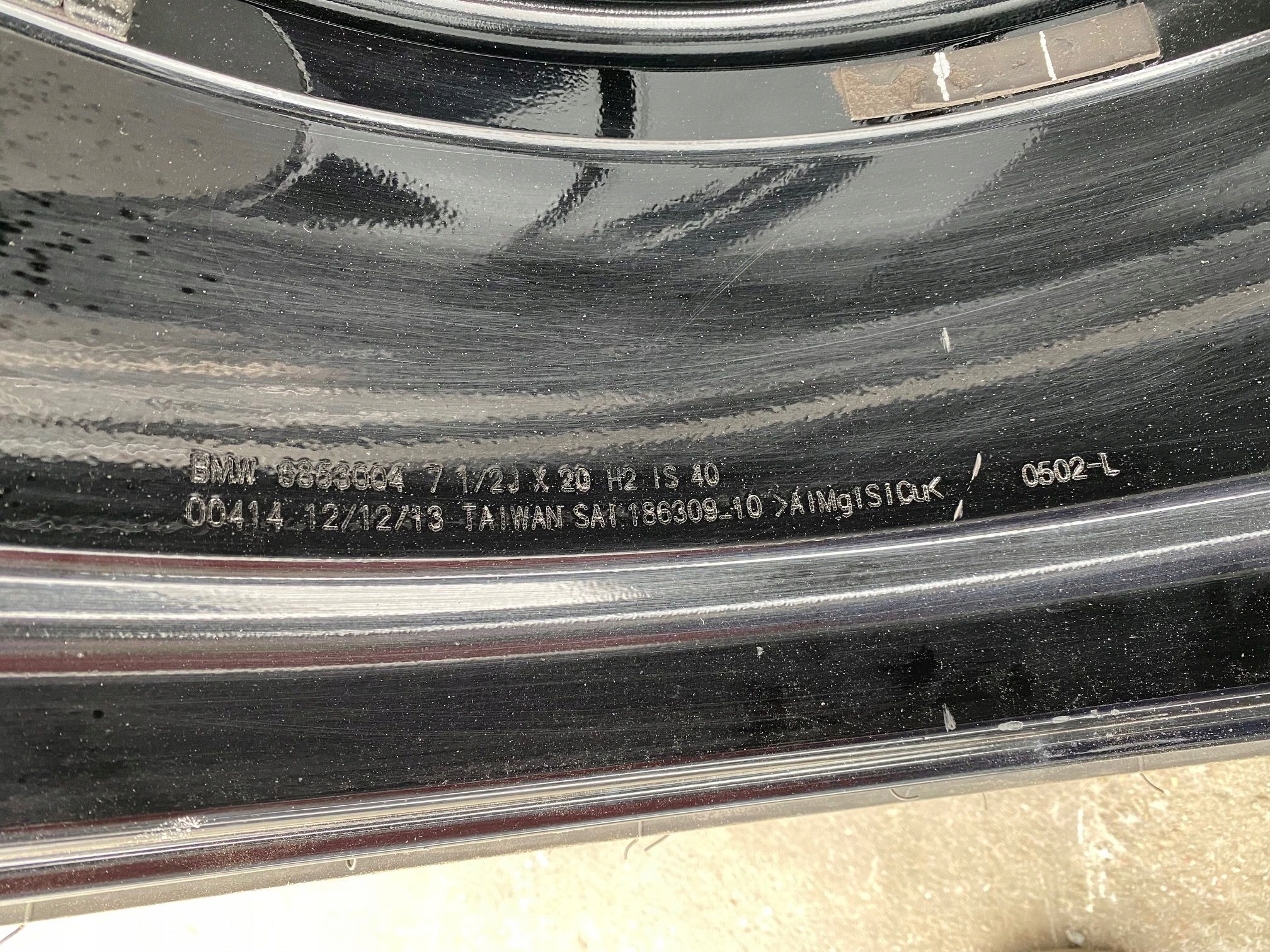 ORYGINALNE KOŁA ZIMOWE BMW i8 I12 I15 215/45/20 Szerokość opony 215 mm