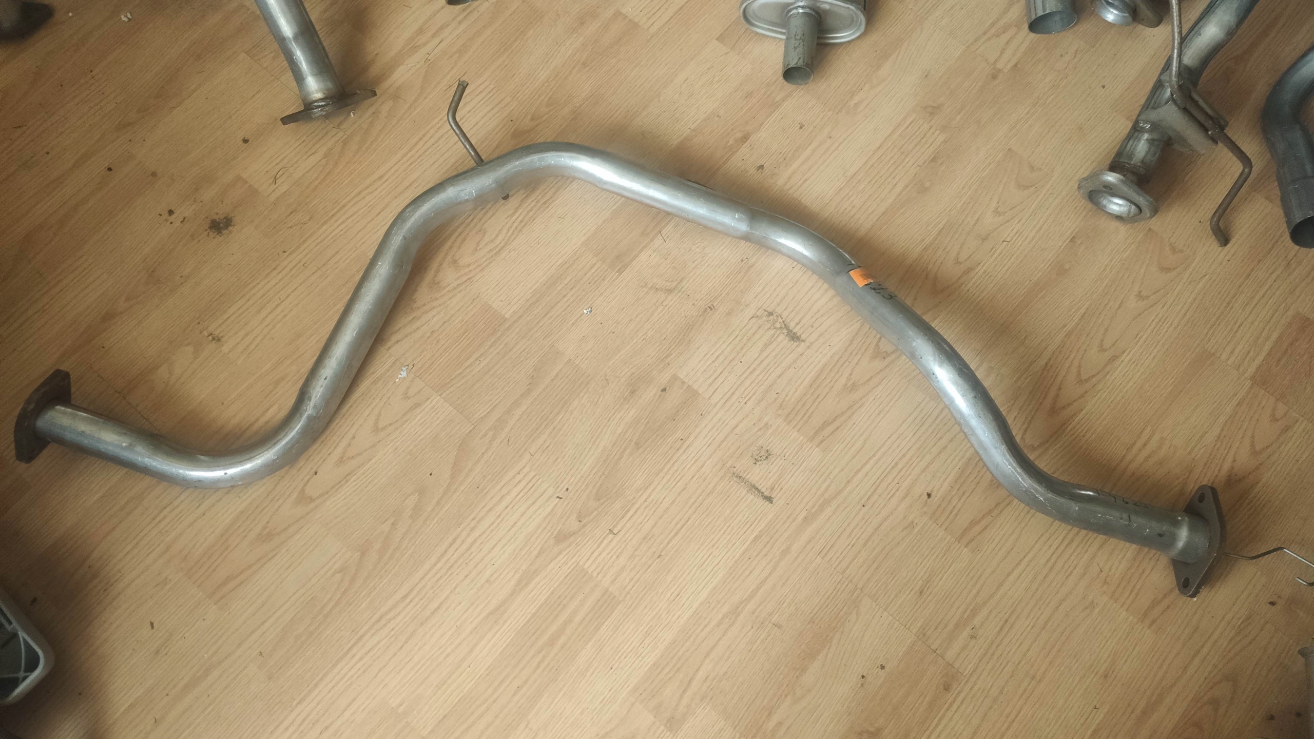 TLUMIK RURA WYDECHOWA MAZDA 626 III 87 92 2 0D