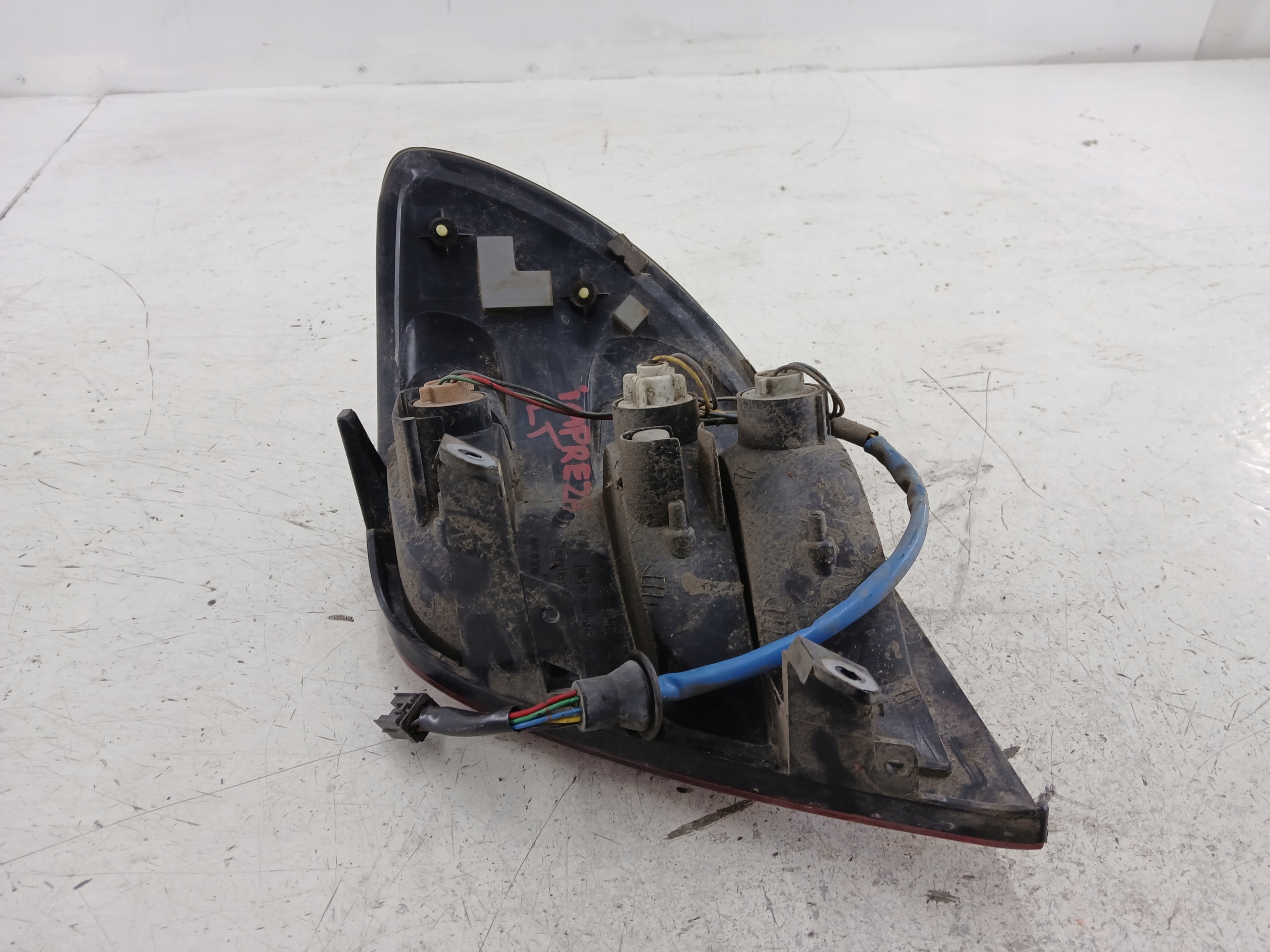 SUBARU IMPREZA GG KOMBI light left rear part