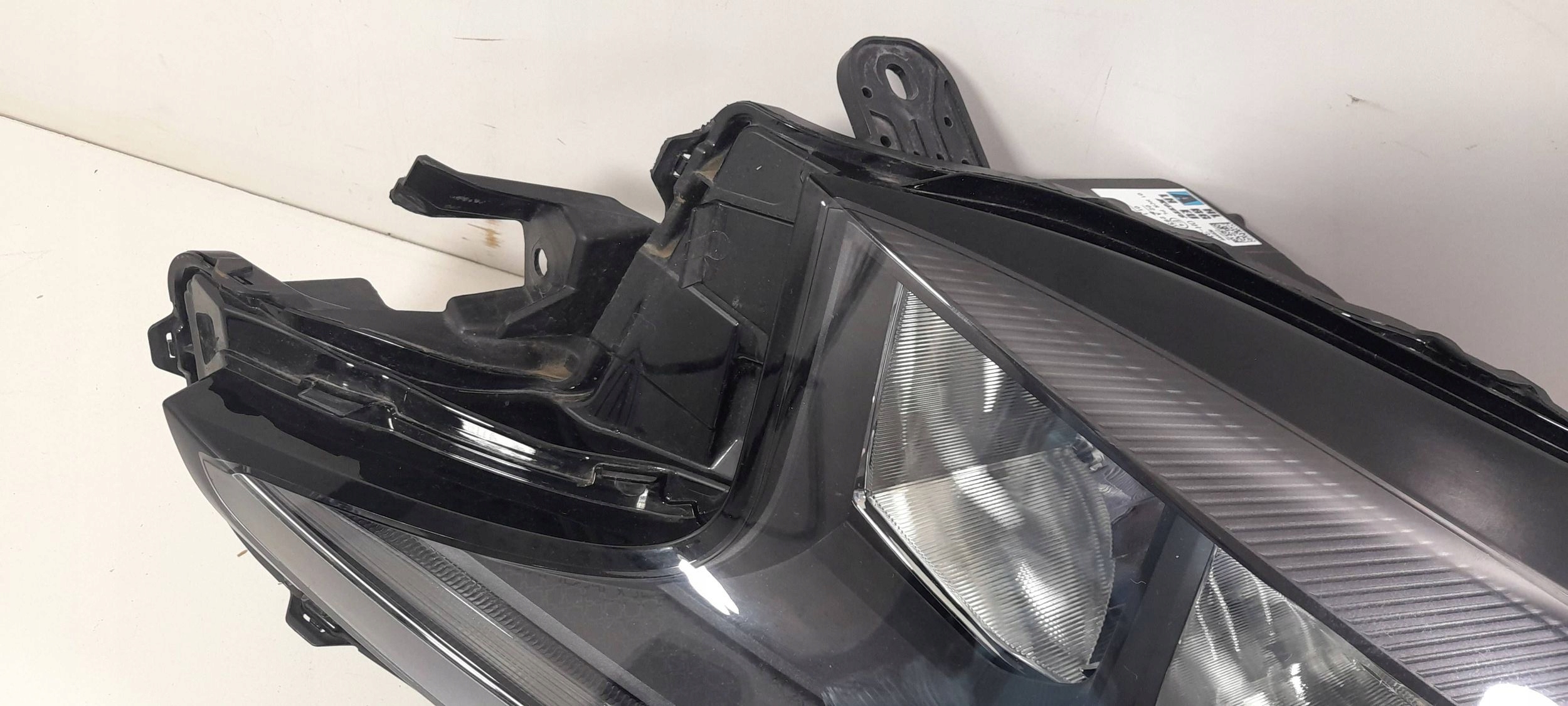 Toyota Aygo X 2024r Reflektor left 0180748 (R346)