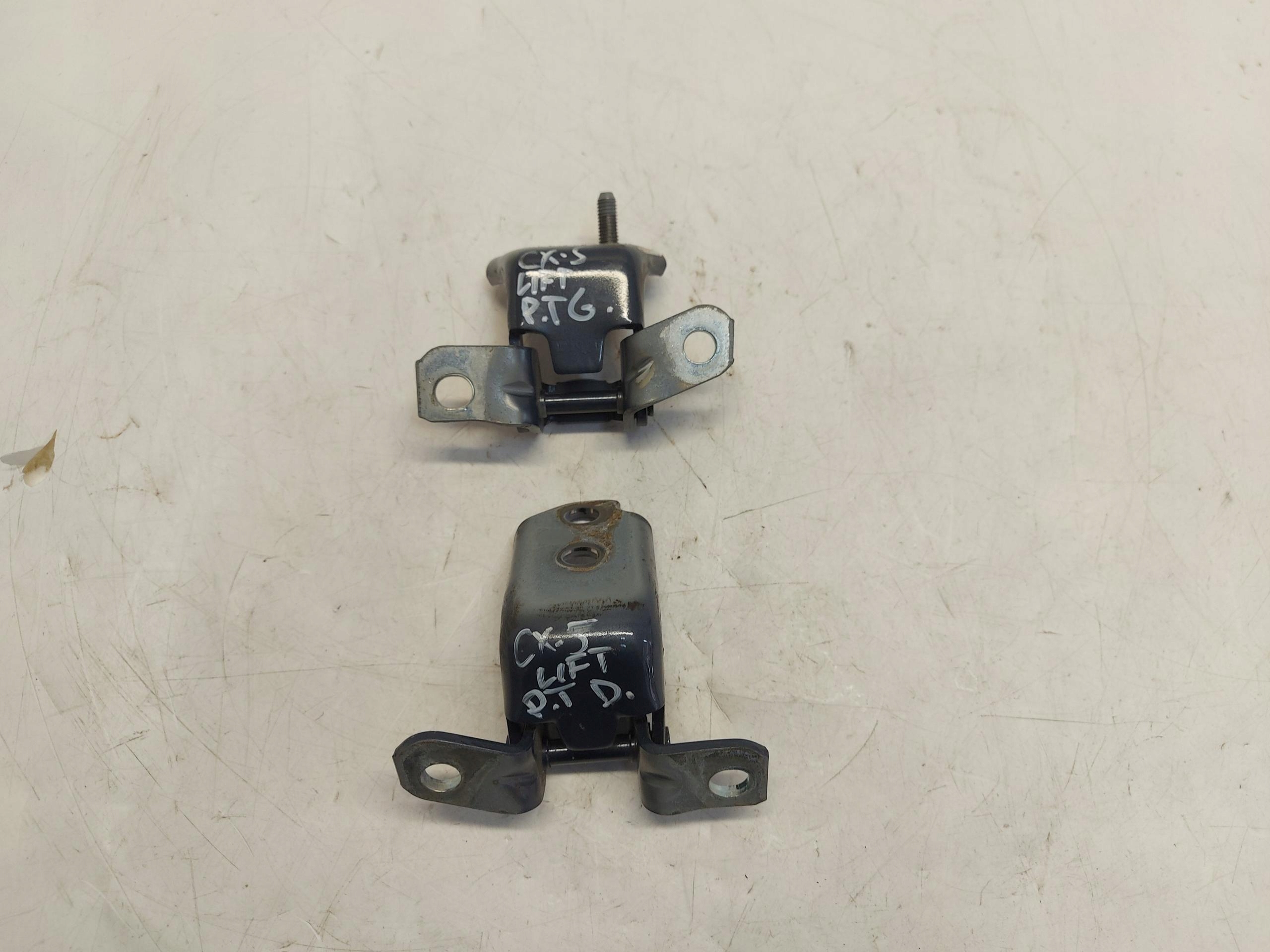 Mazda CX5 II Lift hinge door right rear part GORA DOL