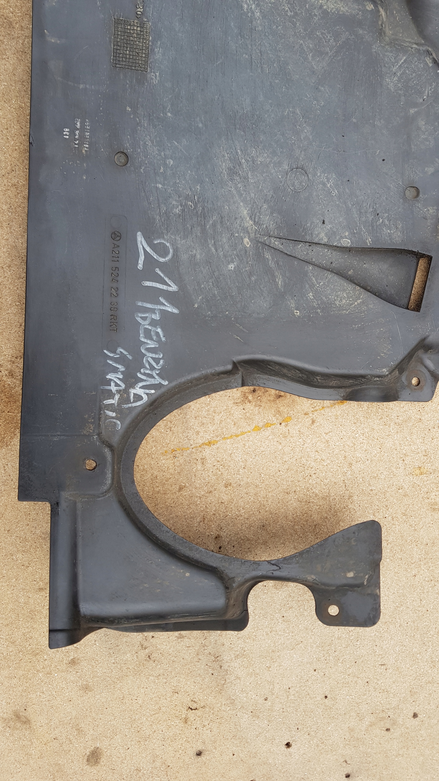 MERCEDES W211 4 MATIC Blende Abdeckung unter Getriebe A2115242230
