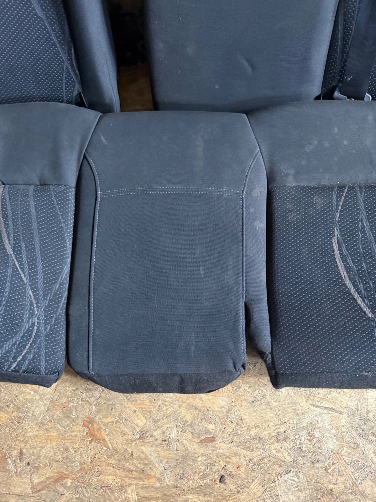Sitz heck hinten Peugeot 208 und