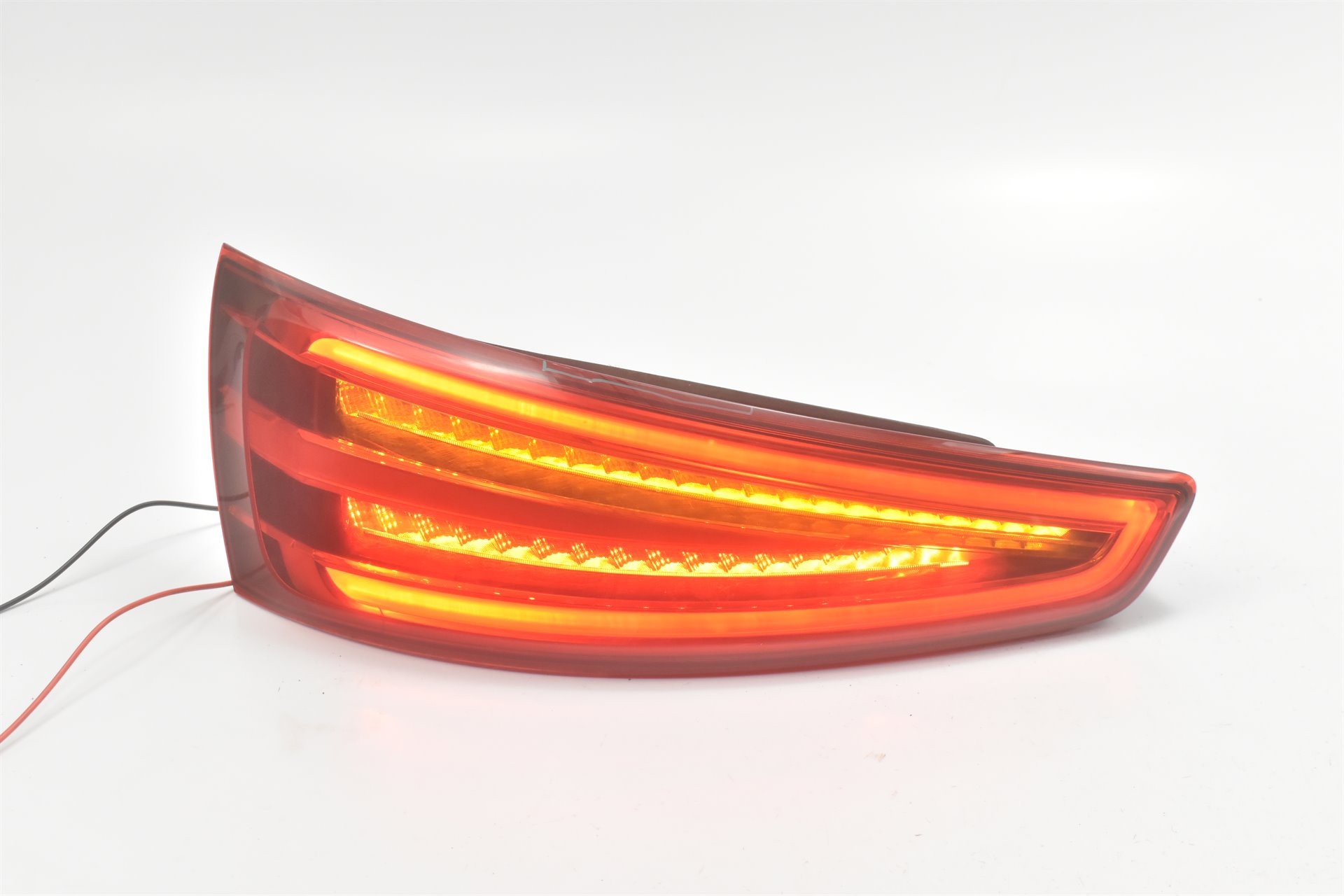 AUDI Q3u ФАРА ЛЕВА ЗАД. ЗАДНЯЯ LEDu0945093a + EccoParts_eu Лучше запчасти в лучше ценю Наклейка на samochod подарок