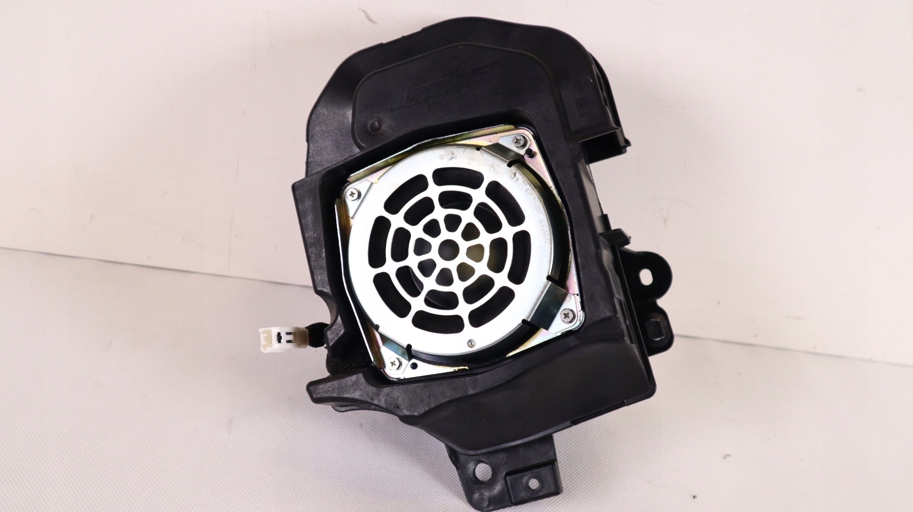 mazda CX-30 правый Bose BDJD6696X