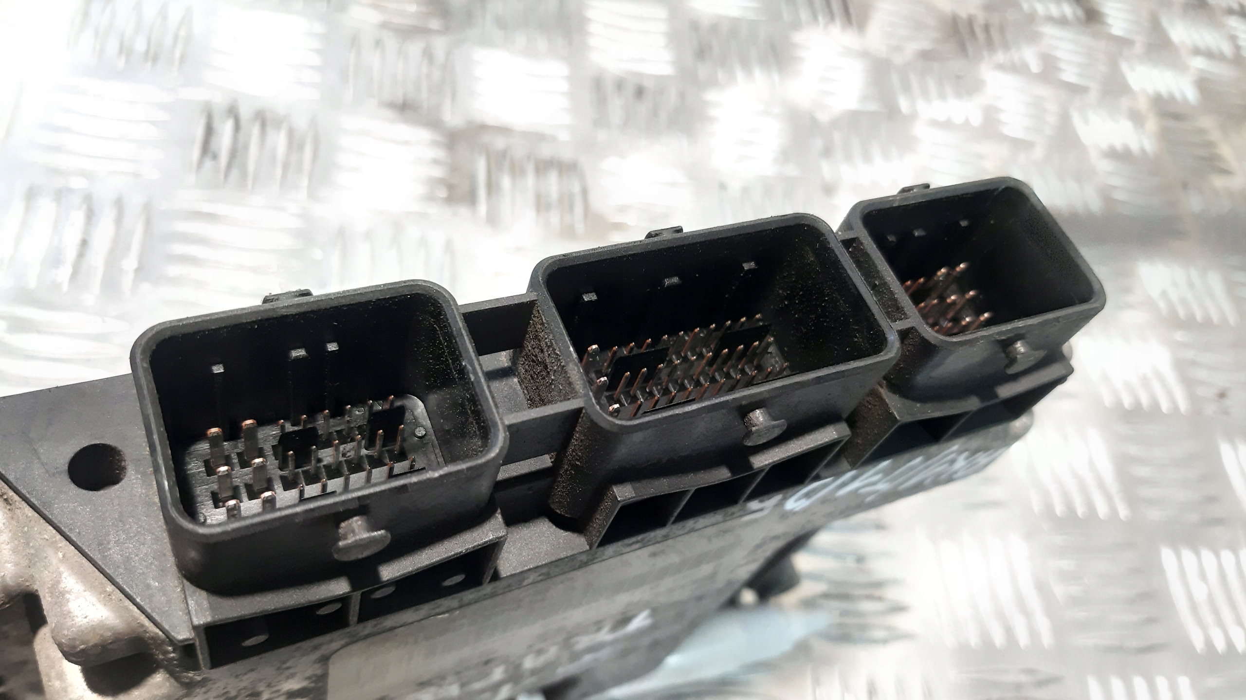 computer control unit BOSCH 0281011530 8200051609 VIVARO TRAFIC