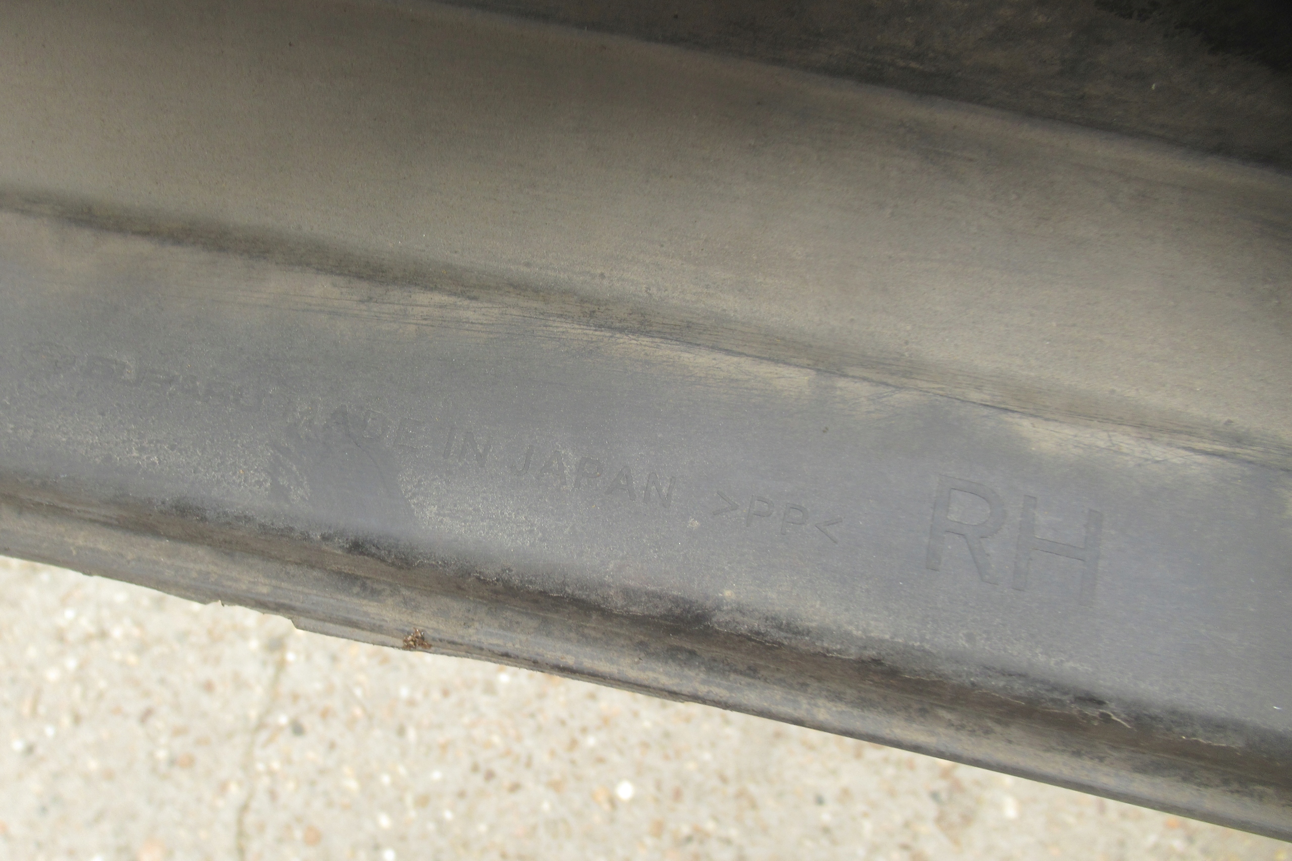 SUBARU FORESTER 11R moulding threshold right