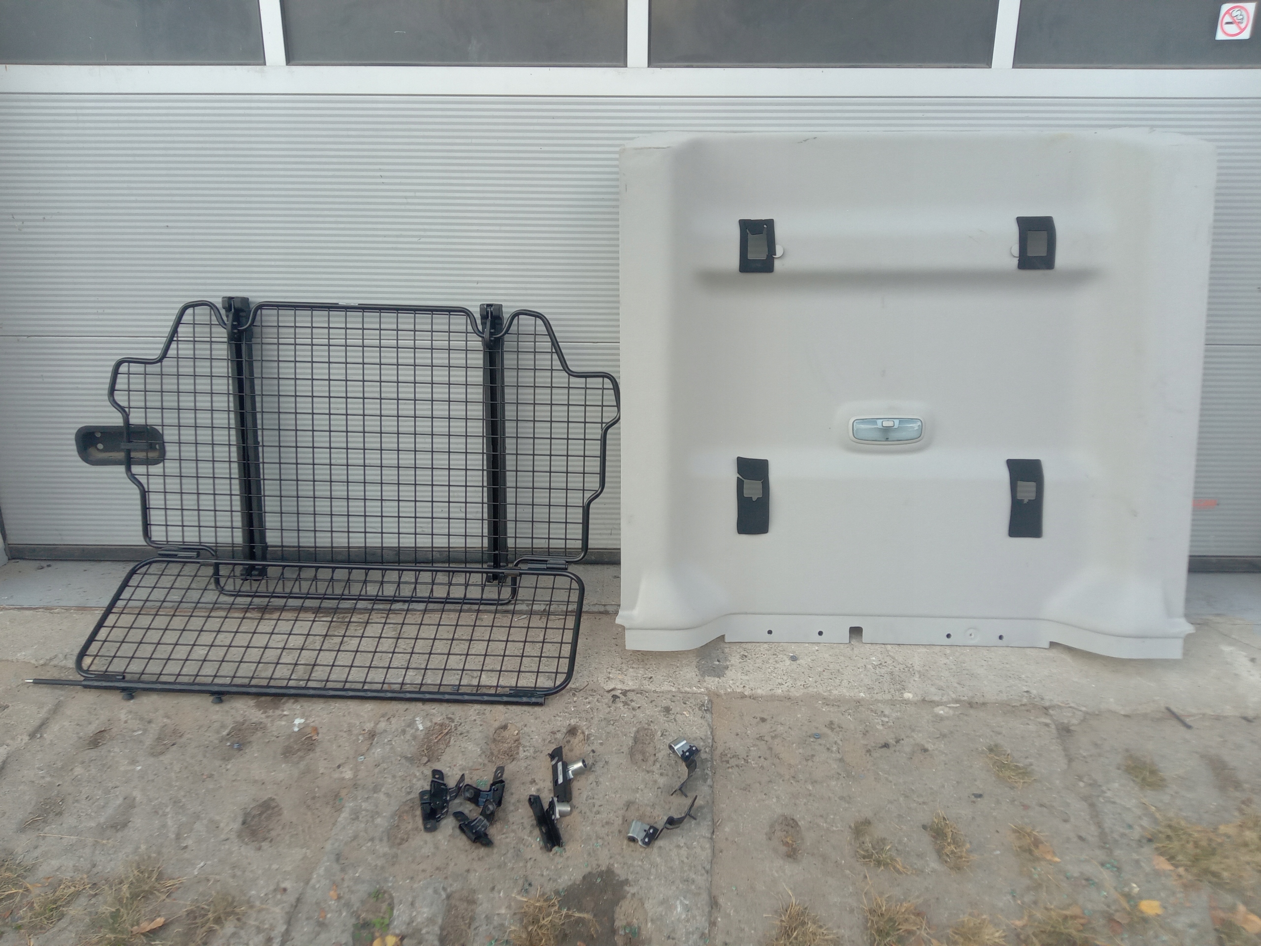 DT1V-19G463-AG - FORD CONNECT MK2 LIFT РЕШІТКА ПЕРЕГОРОДКА ЗАДНЯ