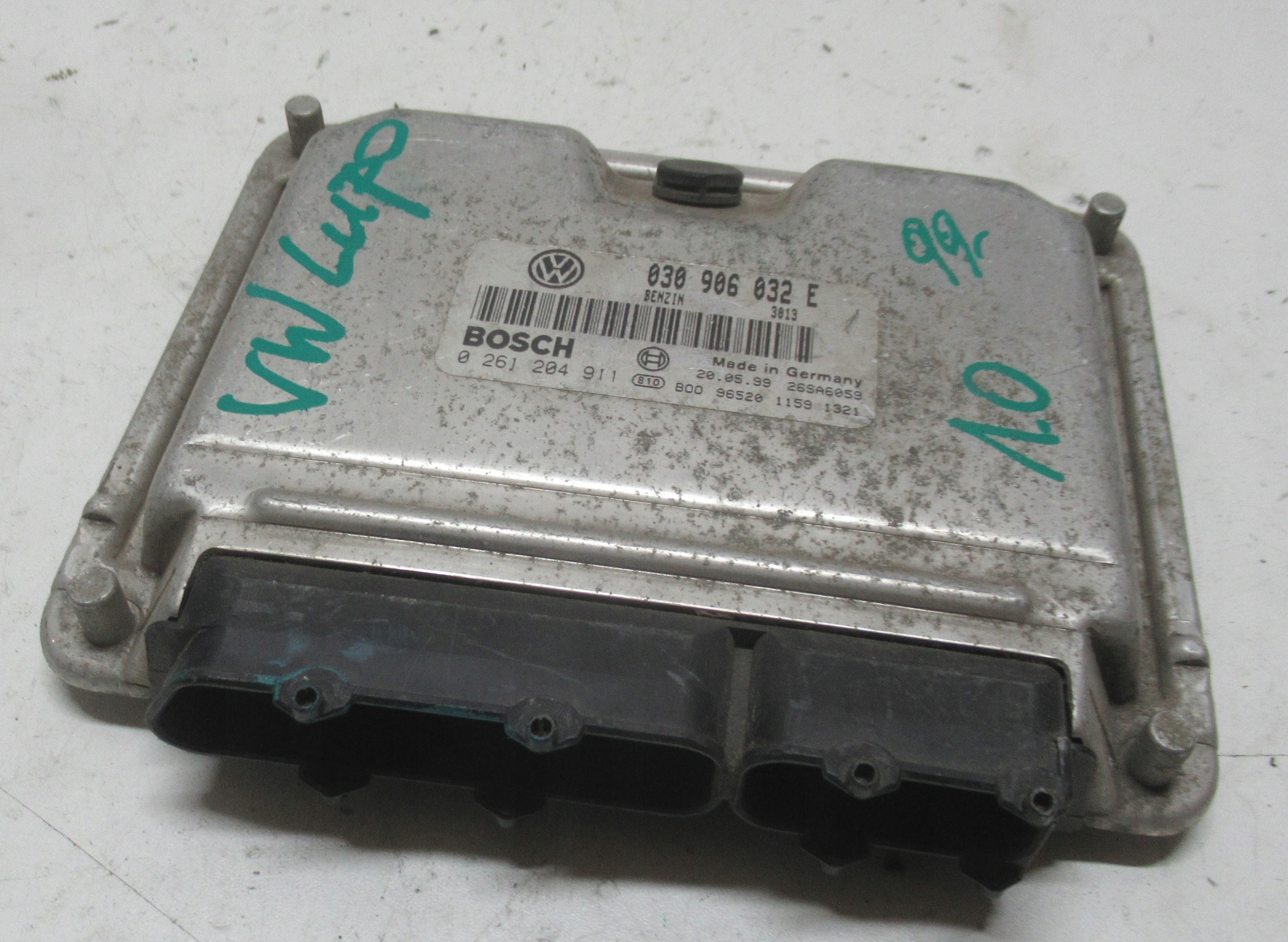 VW LUPO 1.0 99R computer control unit of the engine 030906032E
