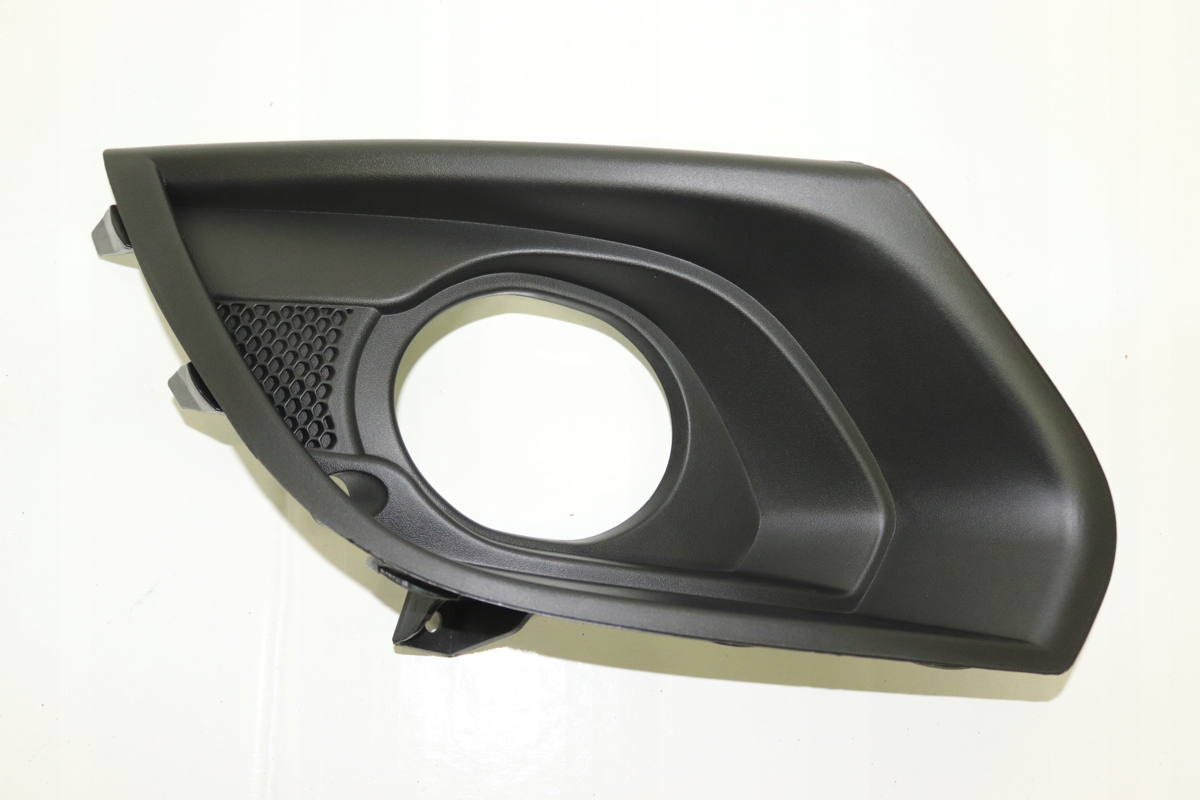 13450673 - OPEL CORSA E РЕШЕТКА КРЫШКА БАМПЕРА НА ГАЛОГЕН