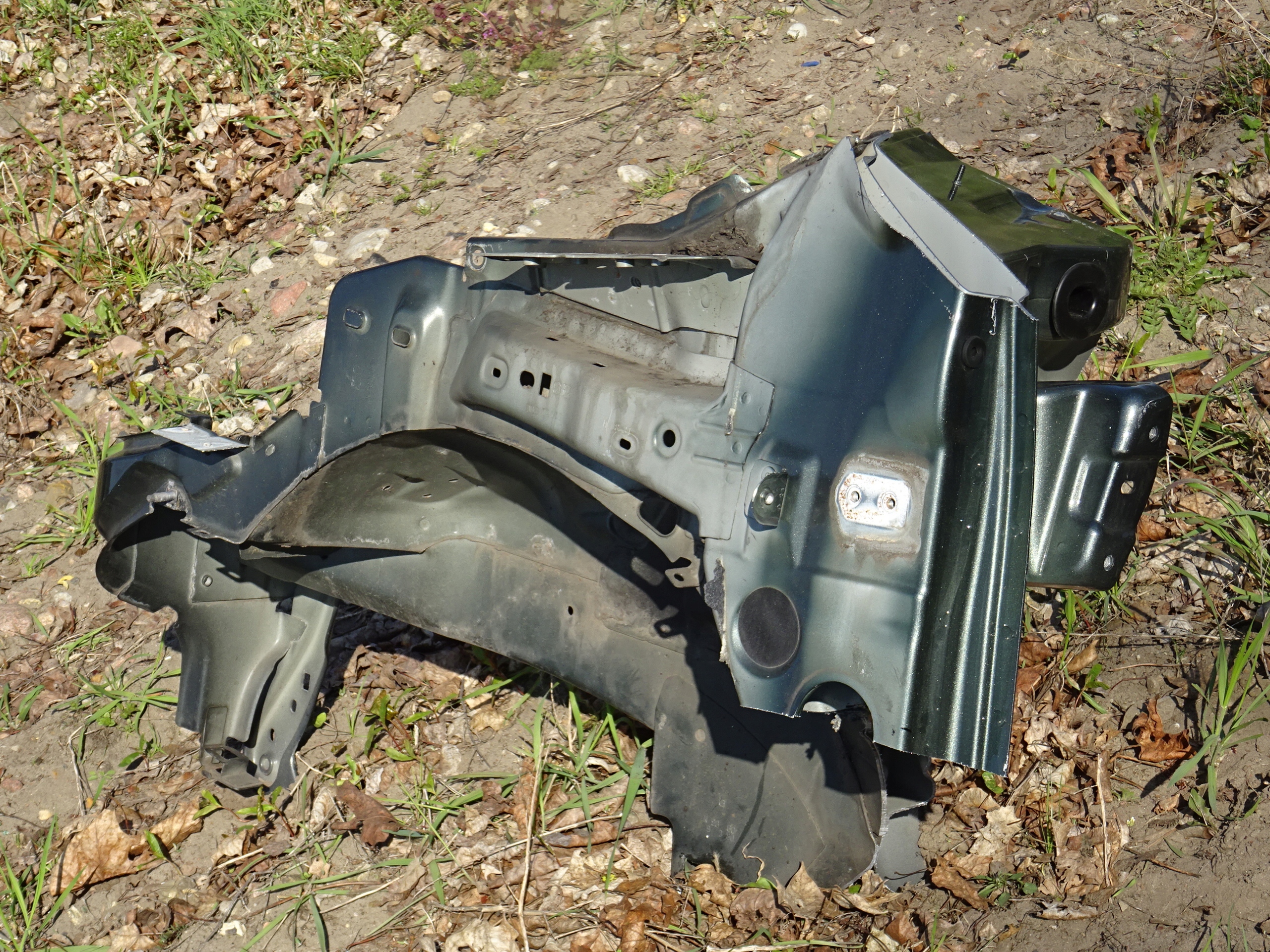 PEUGEOT 207 EZQ CWIARTKA LEWA FARTUCH PODLUZNICA