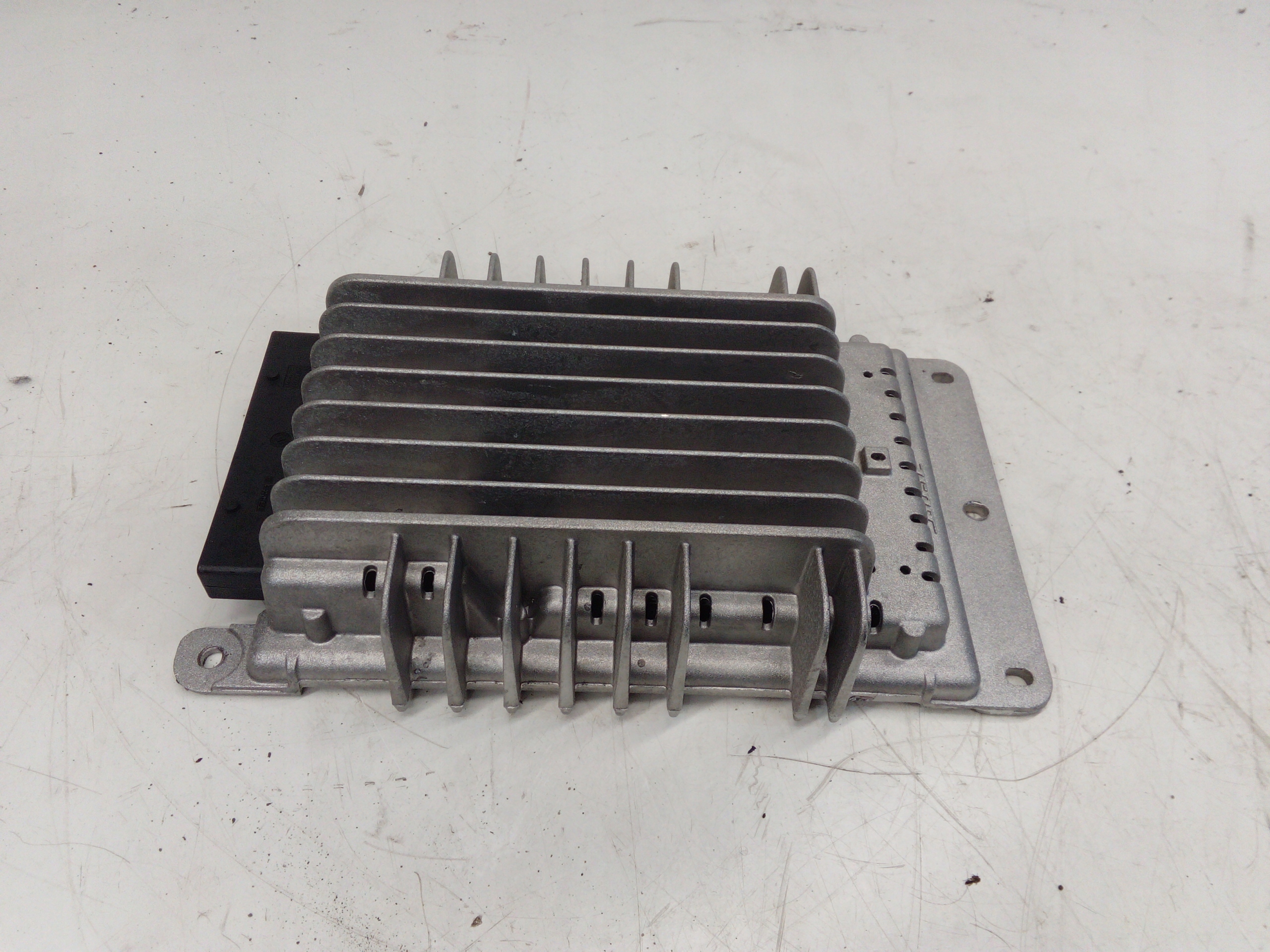 amplifier BOSE AUDI A3 8P LIFT 8P4035223C