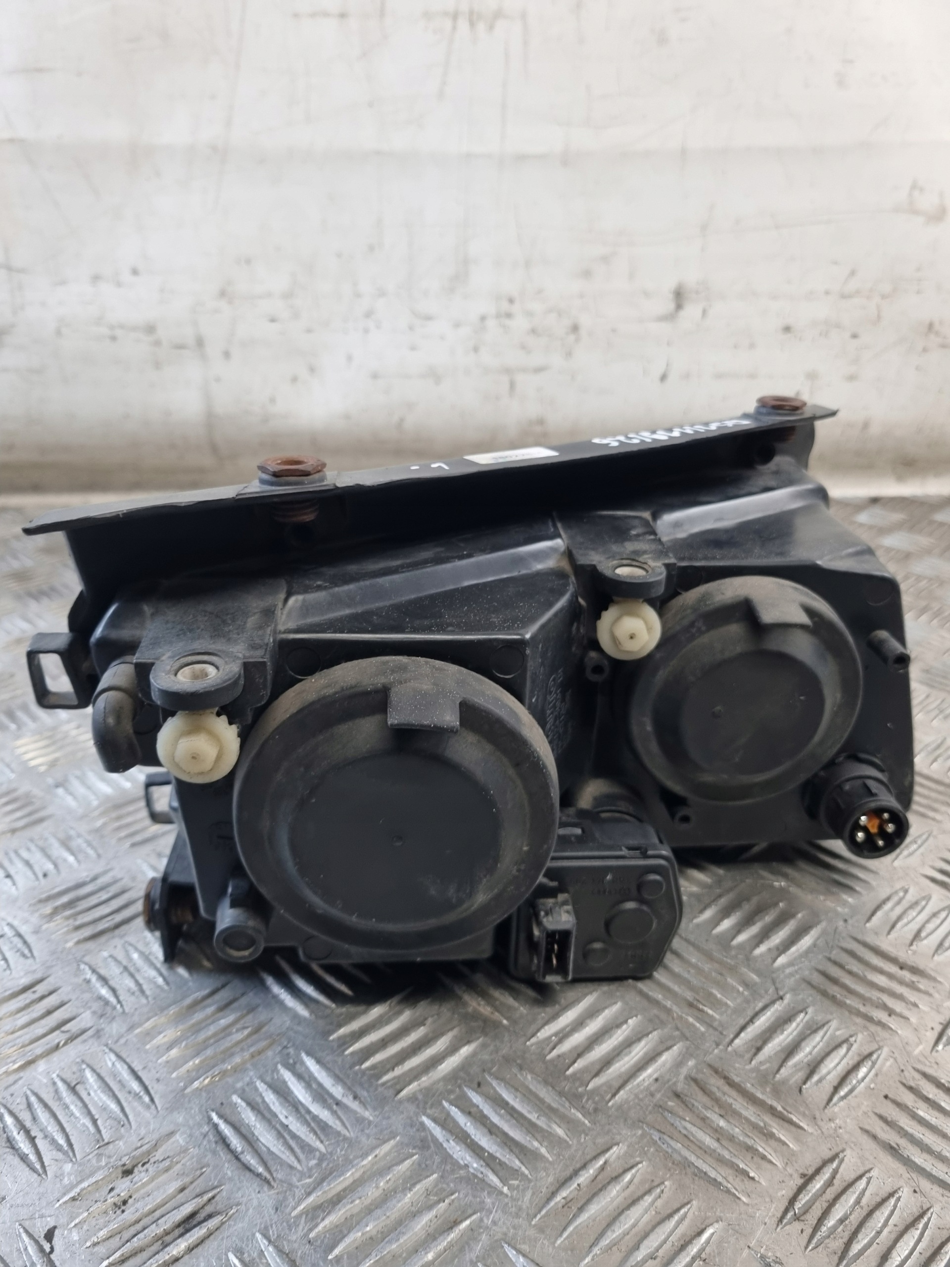 fanale faro anteriore sinistra VW PASSAT B5