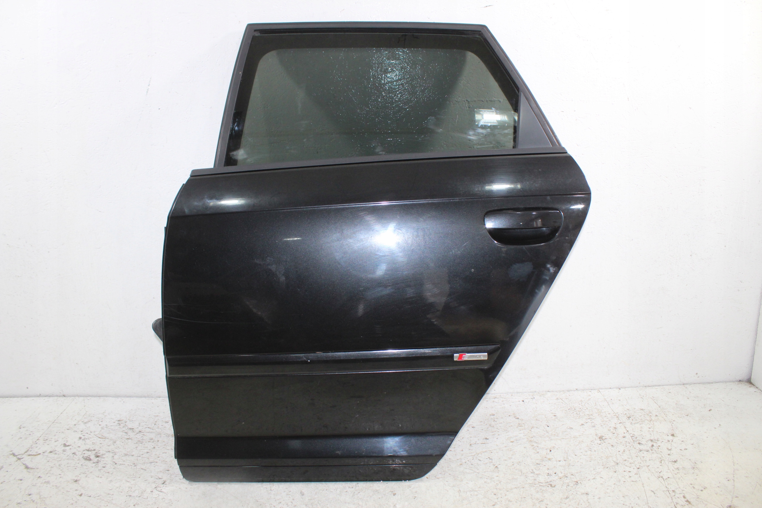 Audi A3 8P Tür links heck hinten