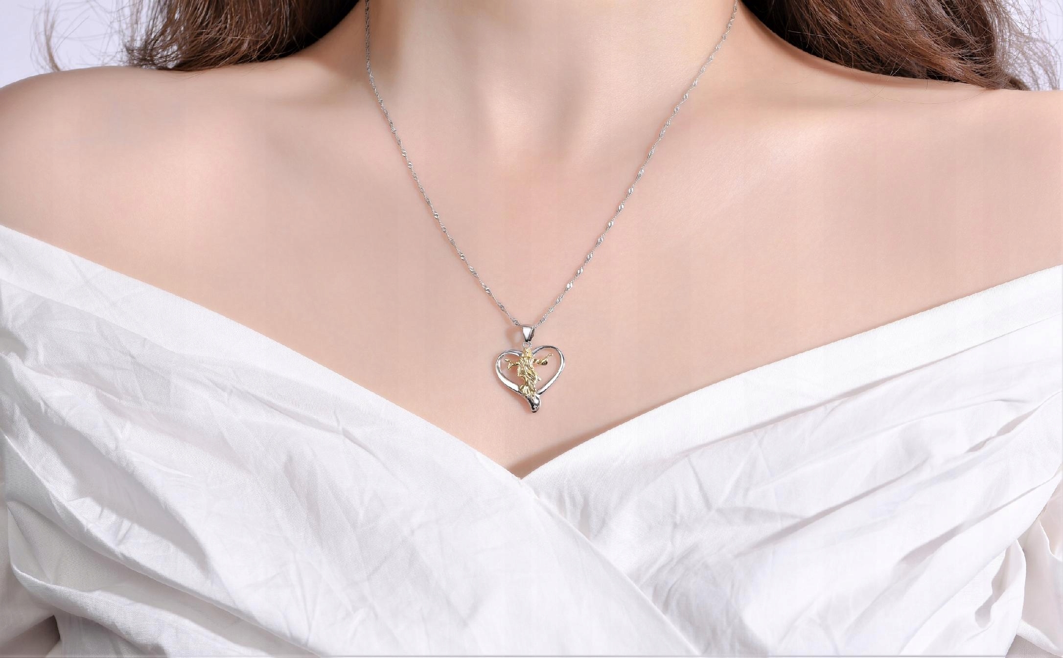 NASZYJNIK SREBRNY ŁAŃCUSZEK Z ZAWIESZKA JEZUS NA KOMUNIĘ SREBRO POZŁACANE Długość całkowita 50 cm