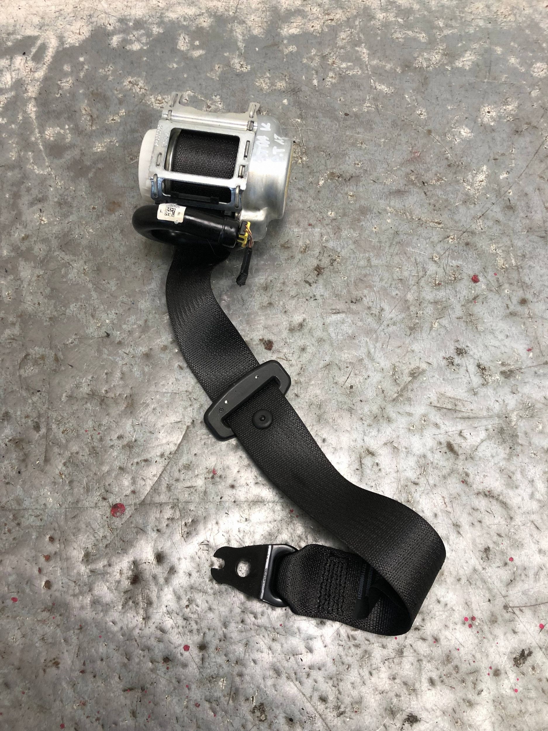 sicherheitsgurt rechts heck OPEL ASTRA K KOMBI 39043715