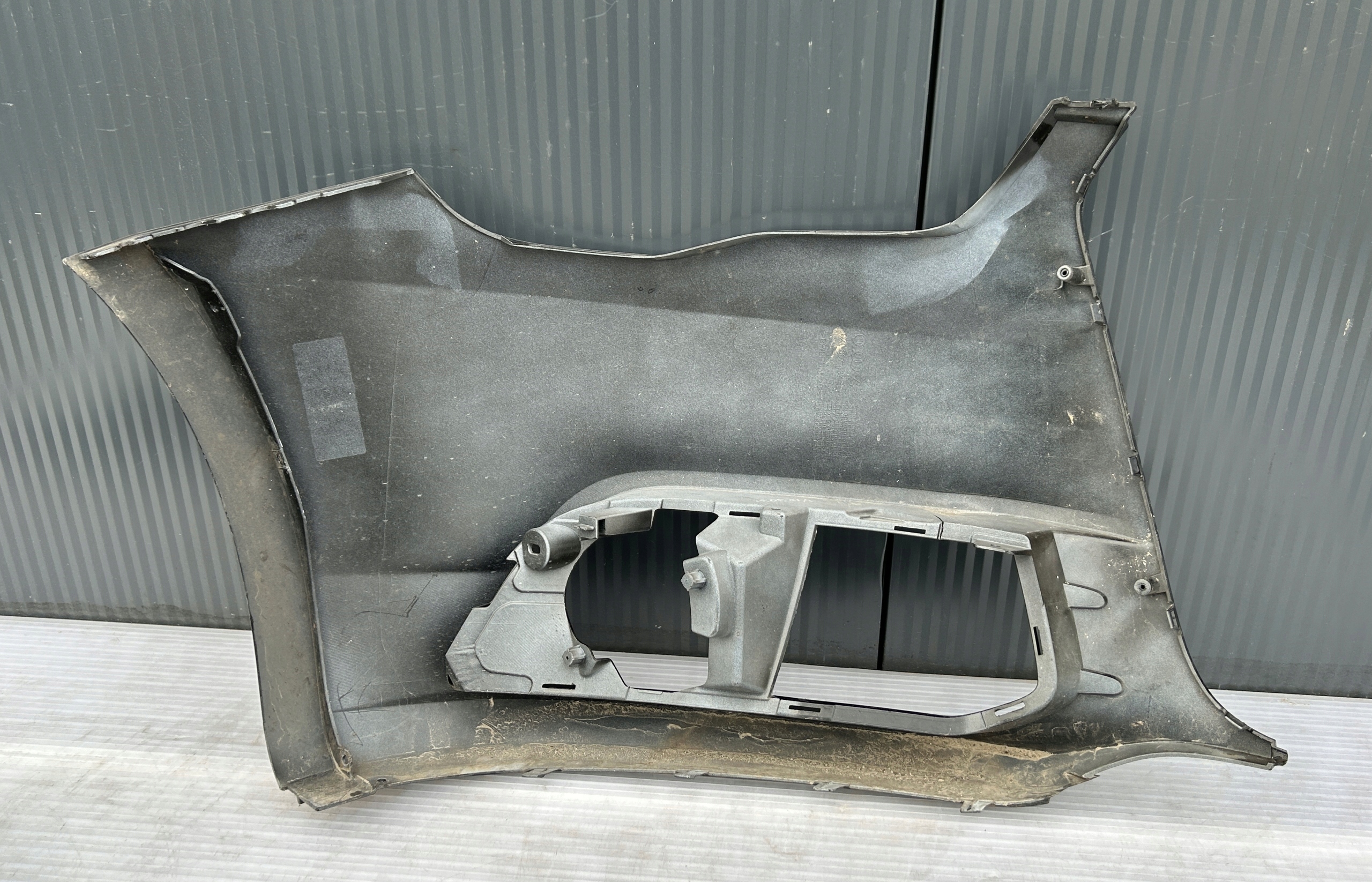 roh levý nárazníku předek AUDI A1 8X 10